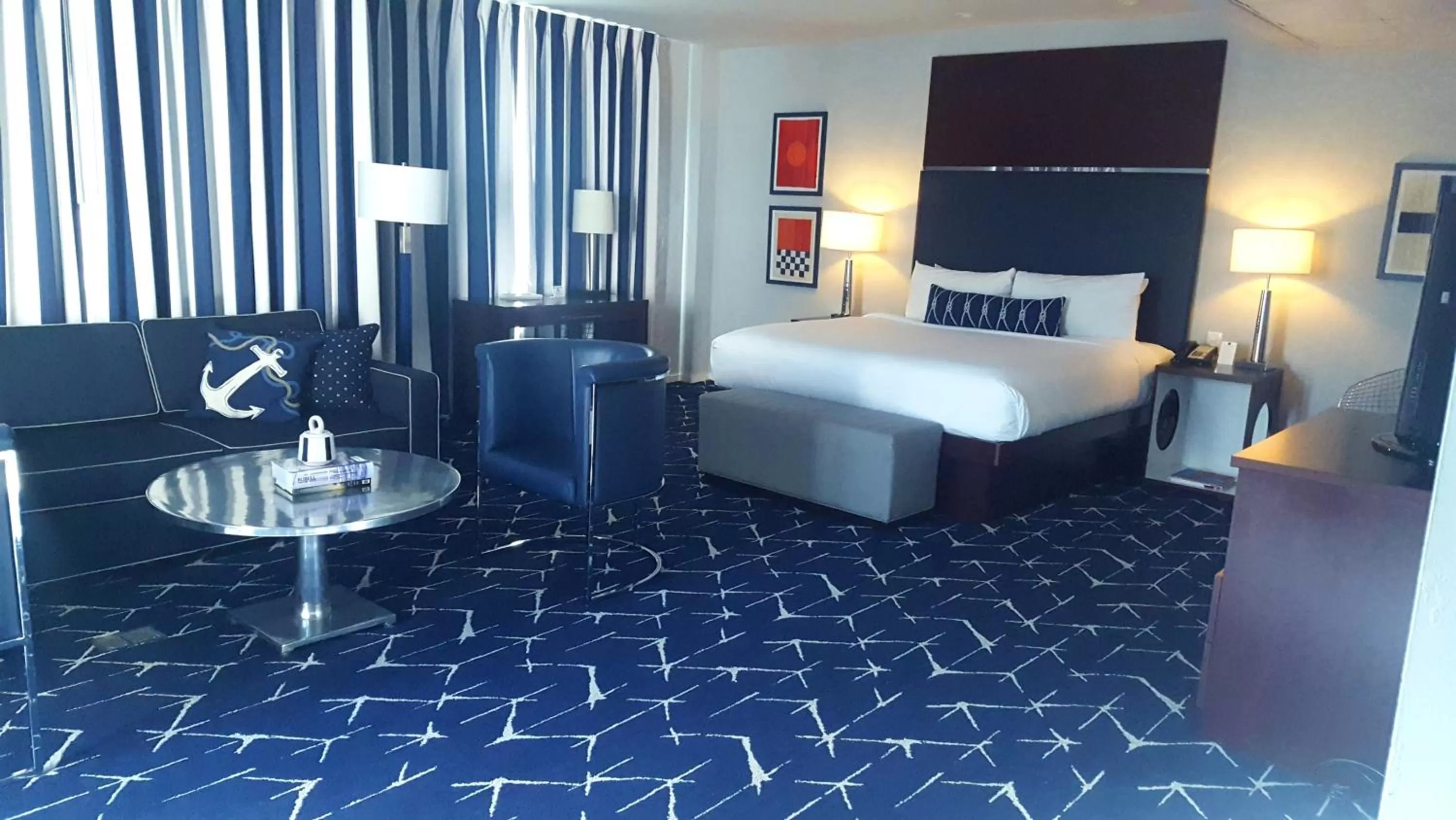 Bedroom, Bed in Albion Hotel