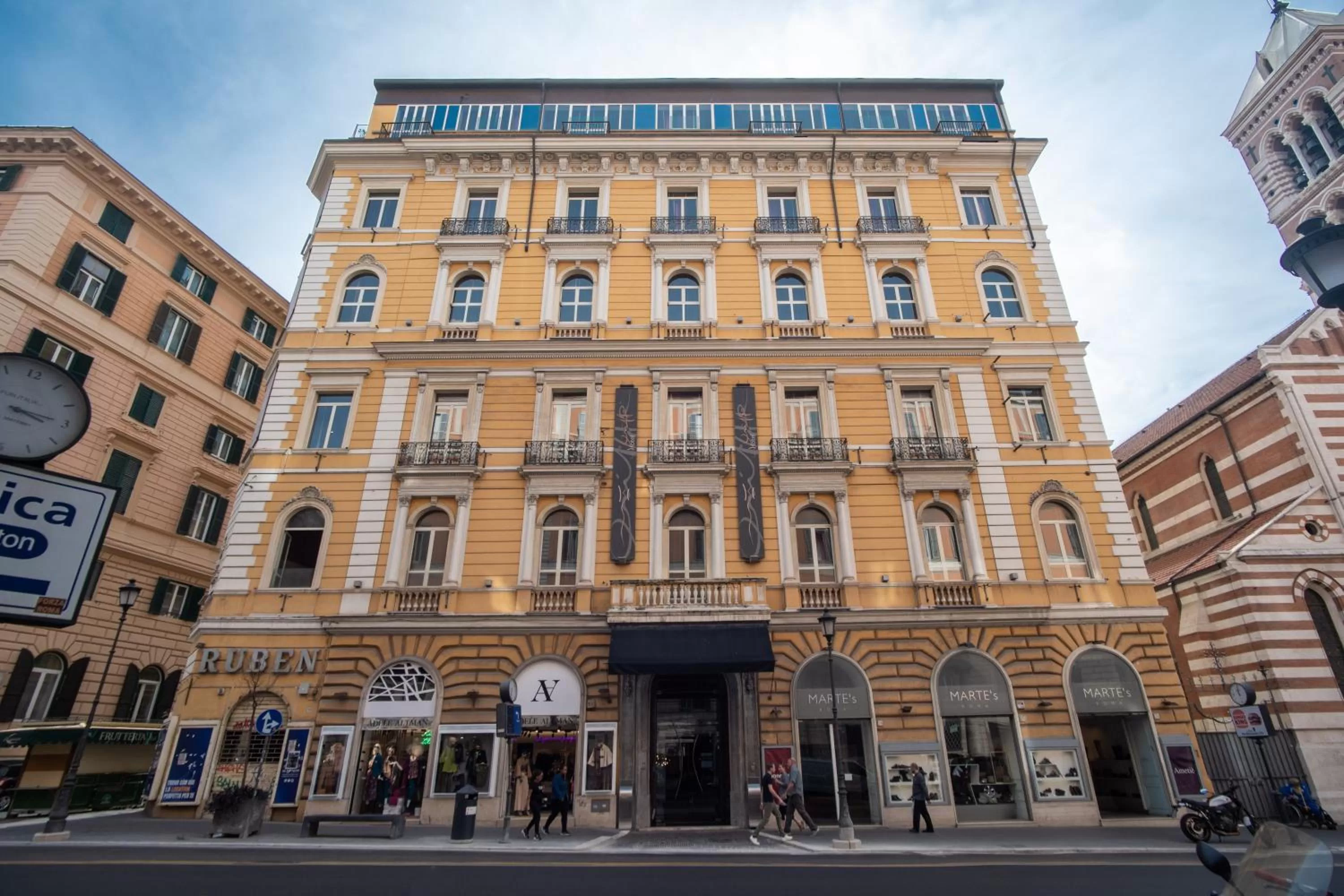 Property building in La Griffe Hotel Roma