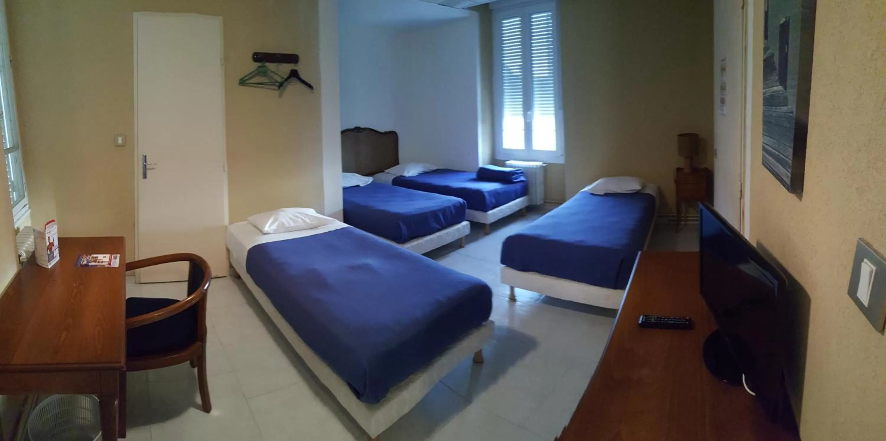 Bed in Hôtel De Champagne