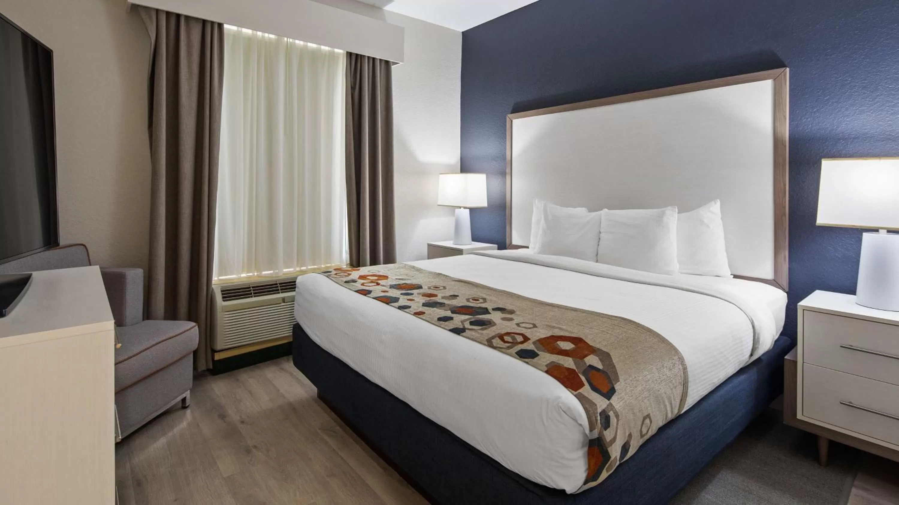 Photo of the whole room, Bed in Best Western Heritage Inn and Suites