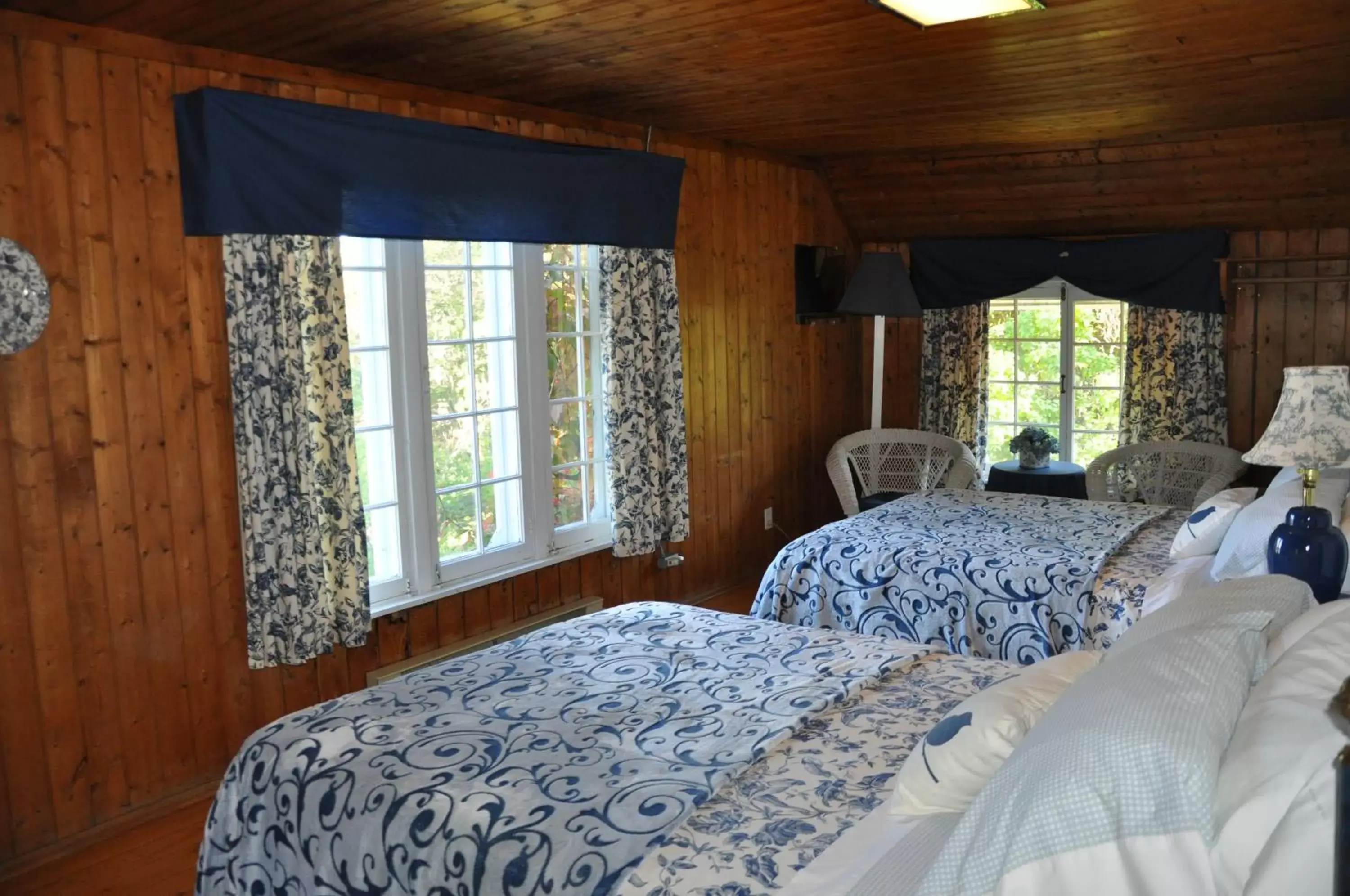 Classic Room - River View in Auberge sur la Côte Classic Room - River View in Auberge sur la Côte