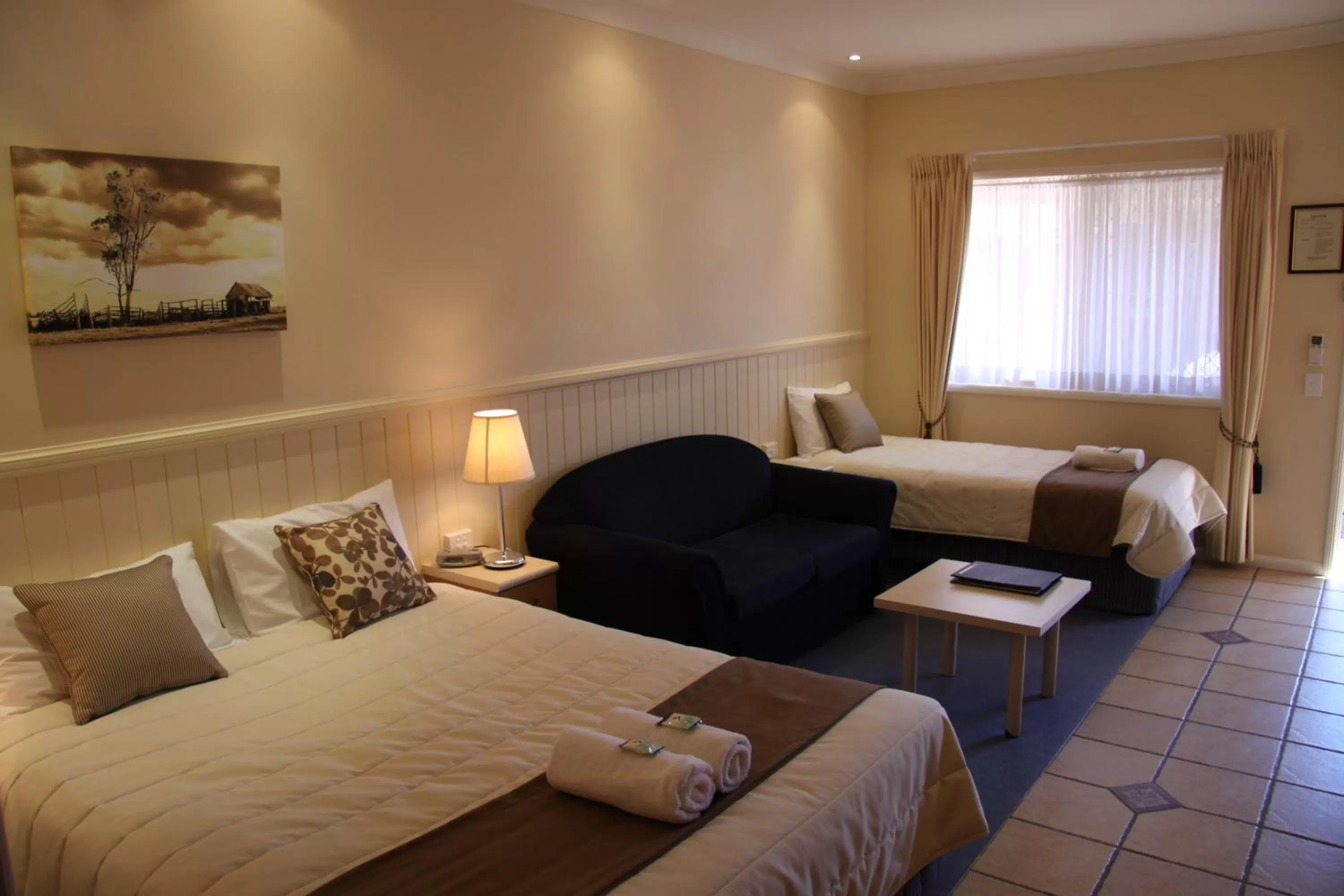 Bed in Dalby Mid Town Motor Inn