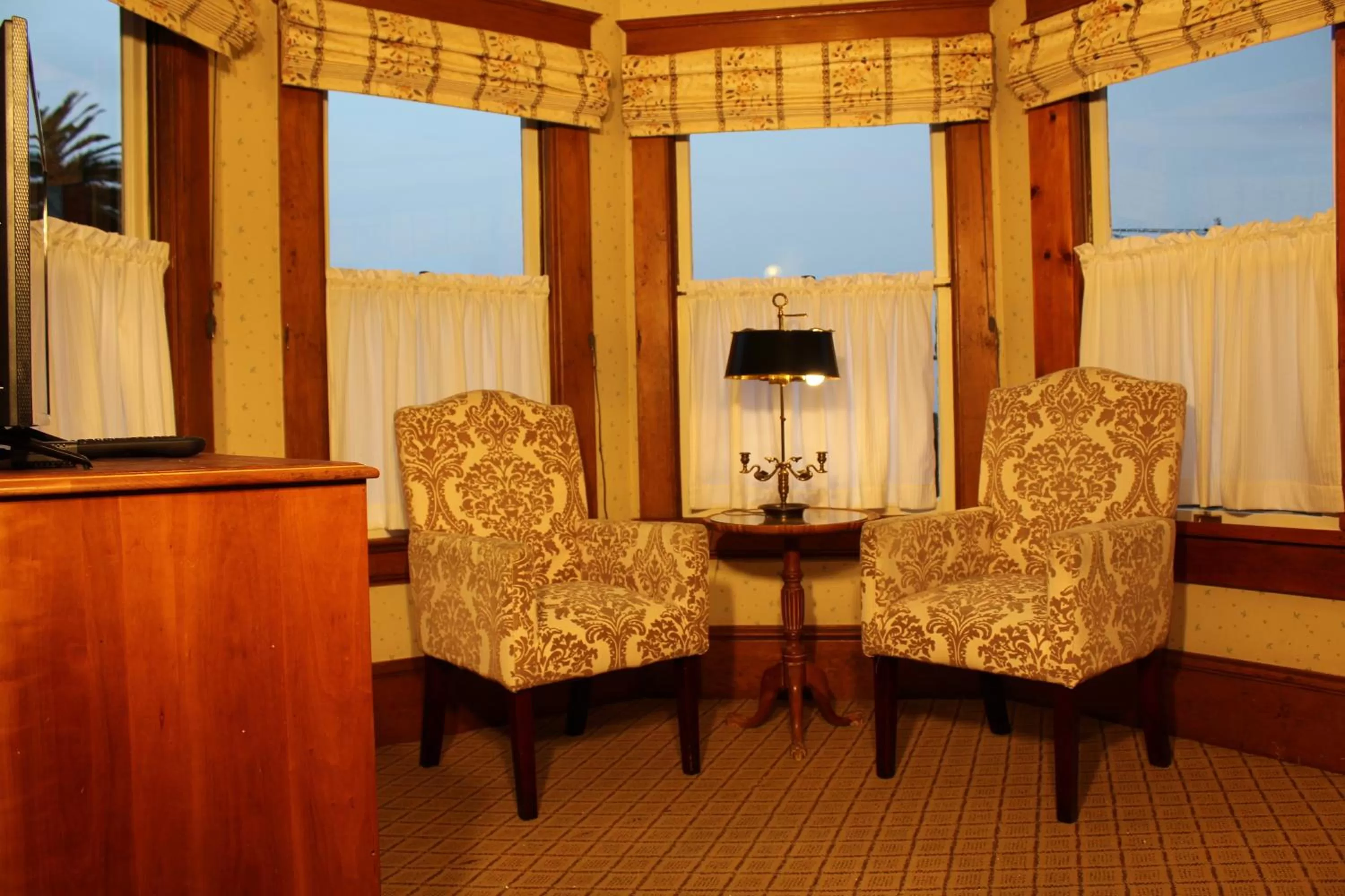 Living room in Pacific Grove Inn