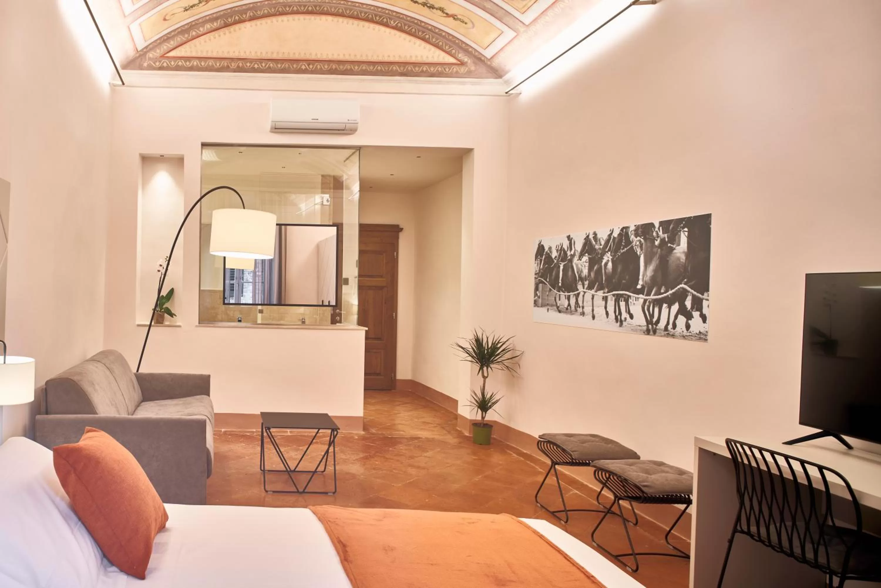 Photo of the whole room, Bed in Residenza d'epoca San Martino 29