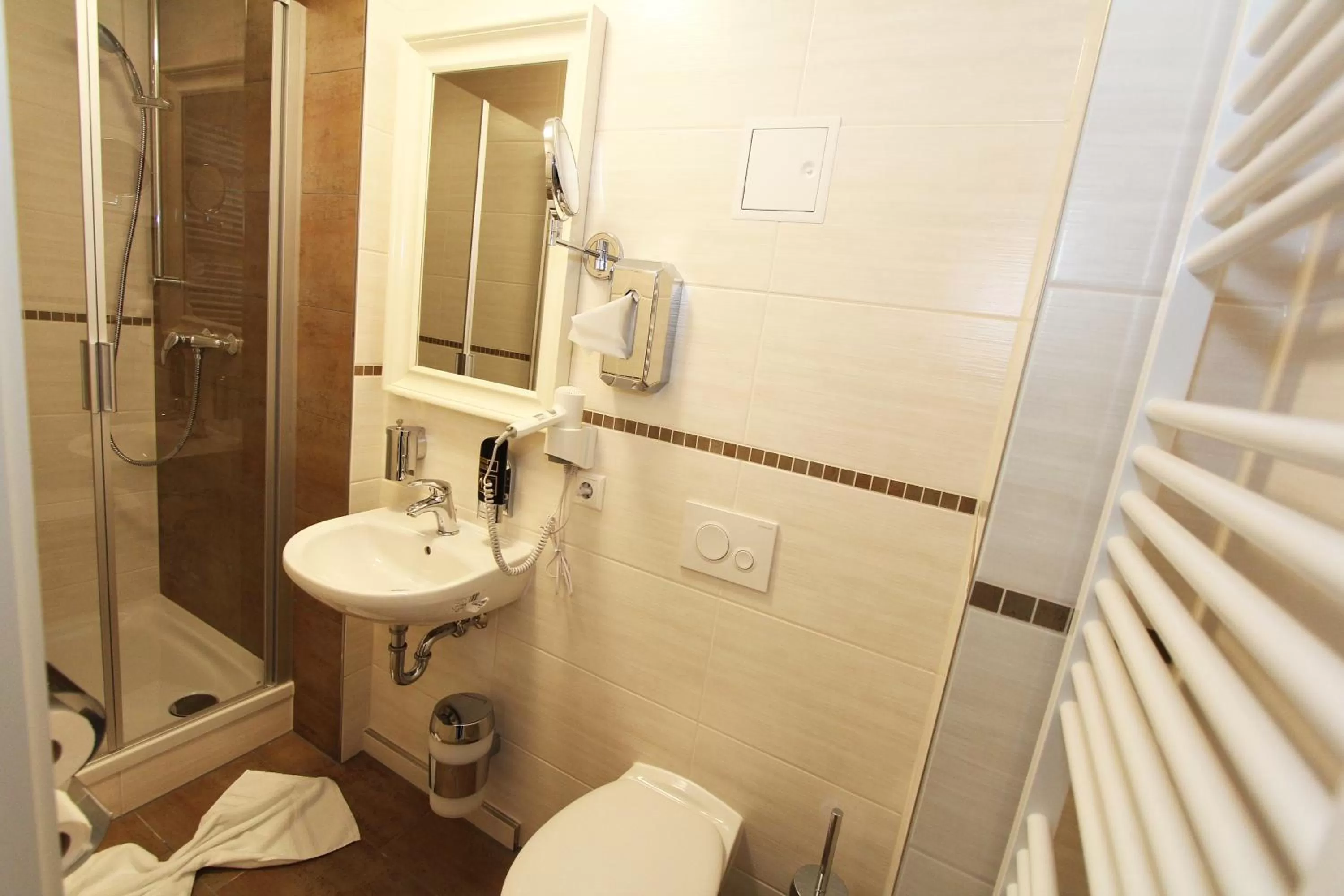 Toilet in Pension Villa Colosseo im Herzen von Meiningen