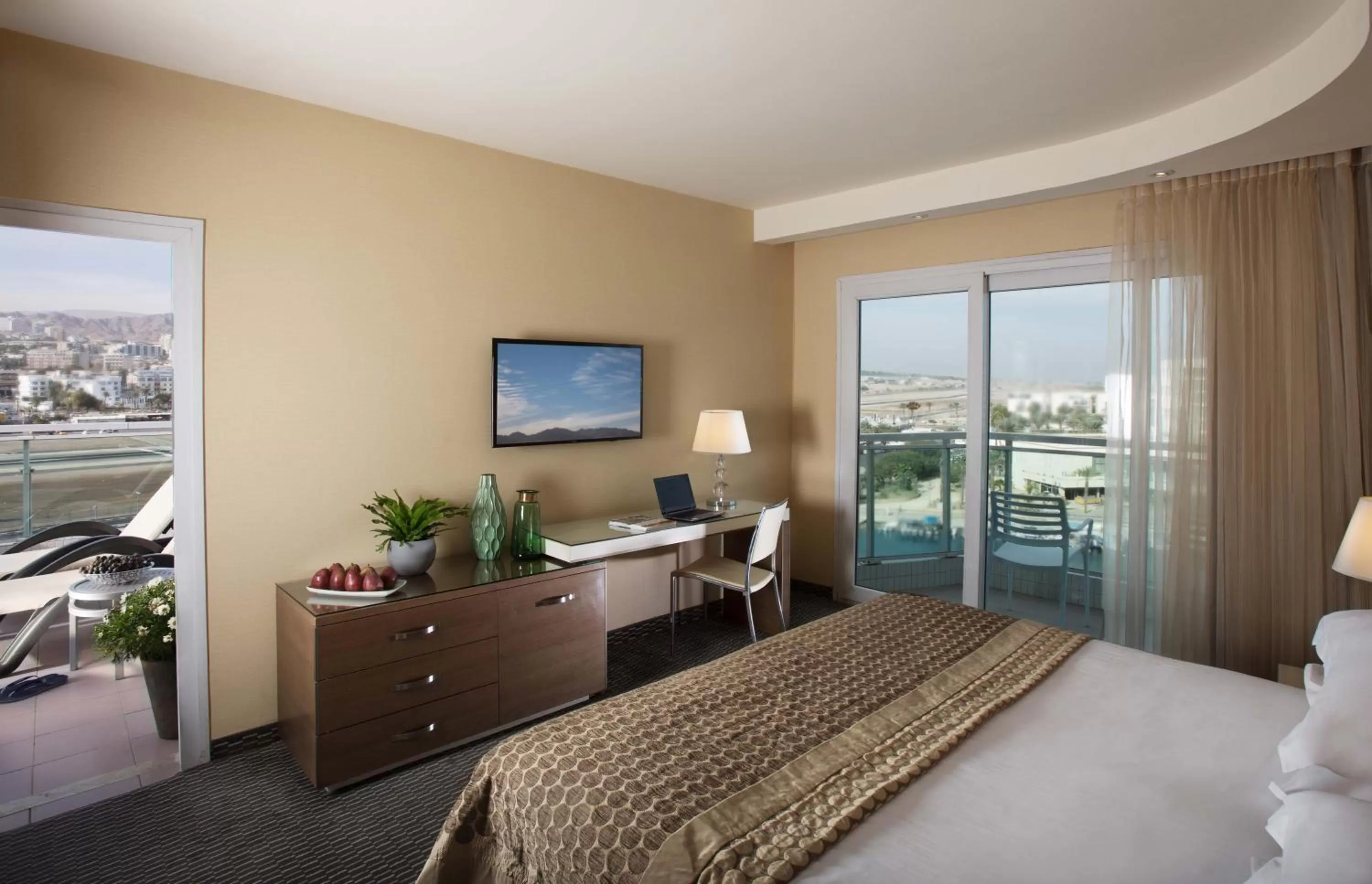 Bed in Dan Panorama Eilat