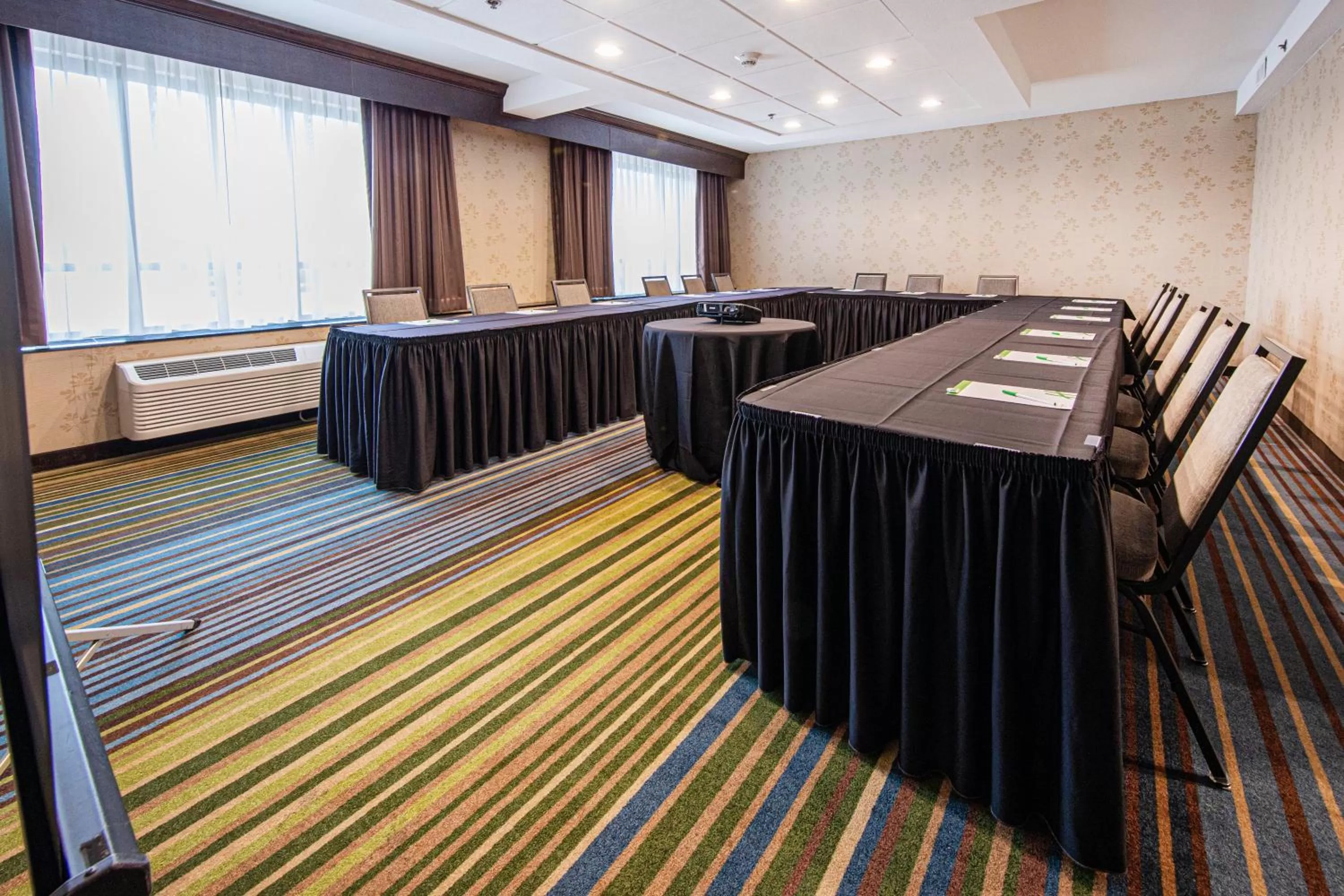 Meeting/conference room in Holiday Inn St. Louis Airport West Earth City by IHG