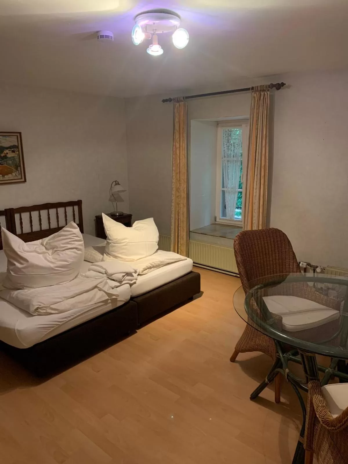 Bedroom, Bed in Hotel Restaurant El Greco bei der Taffingsmühle