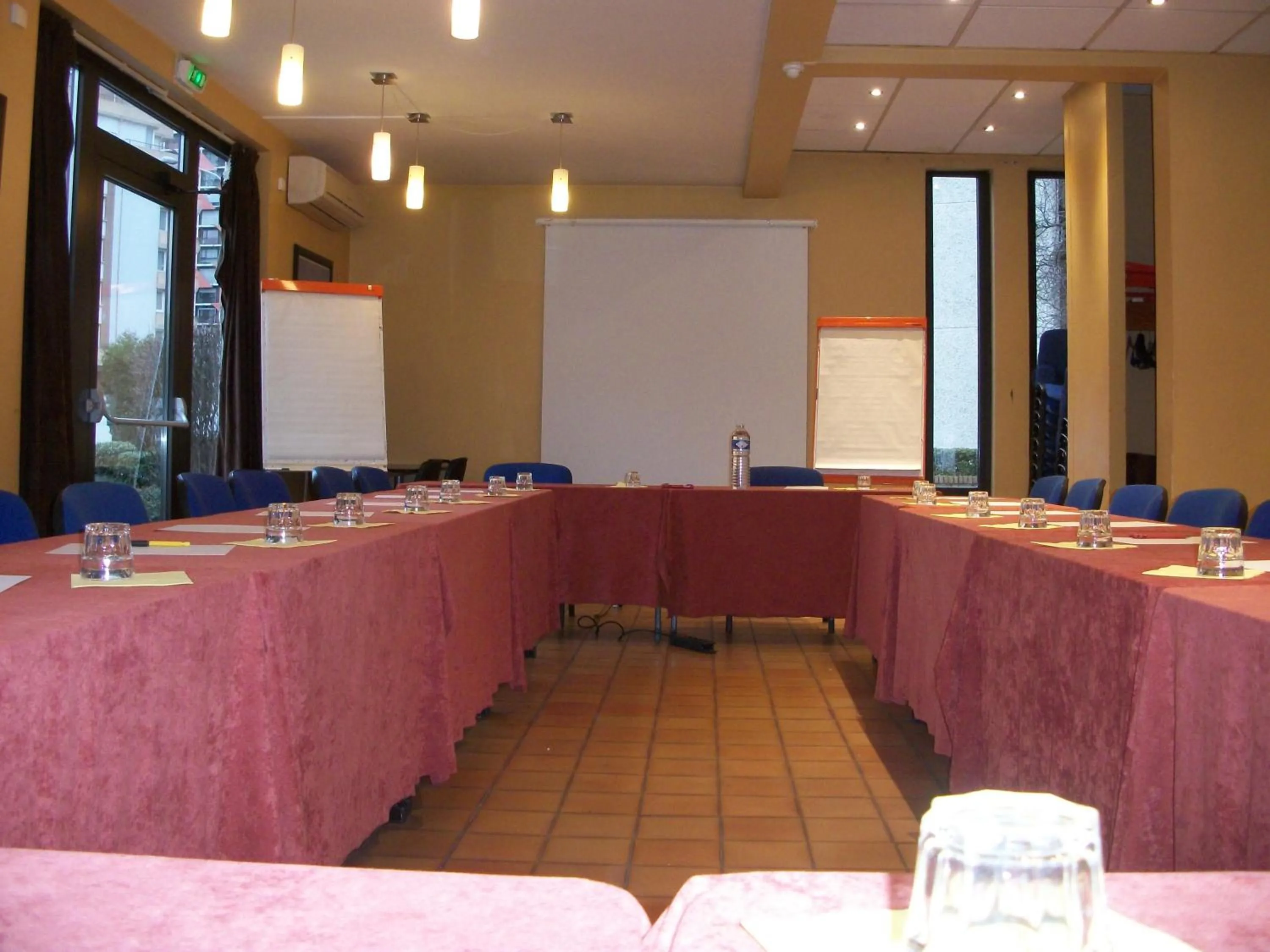 Meeting/conference room in Central Hotel