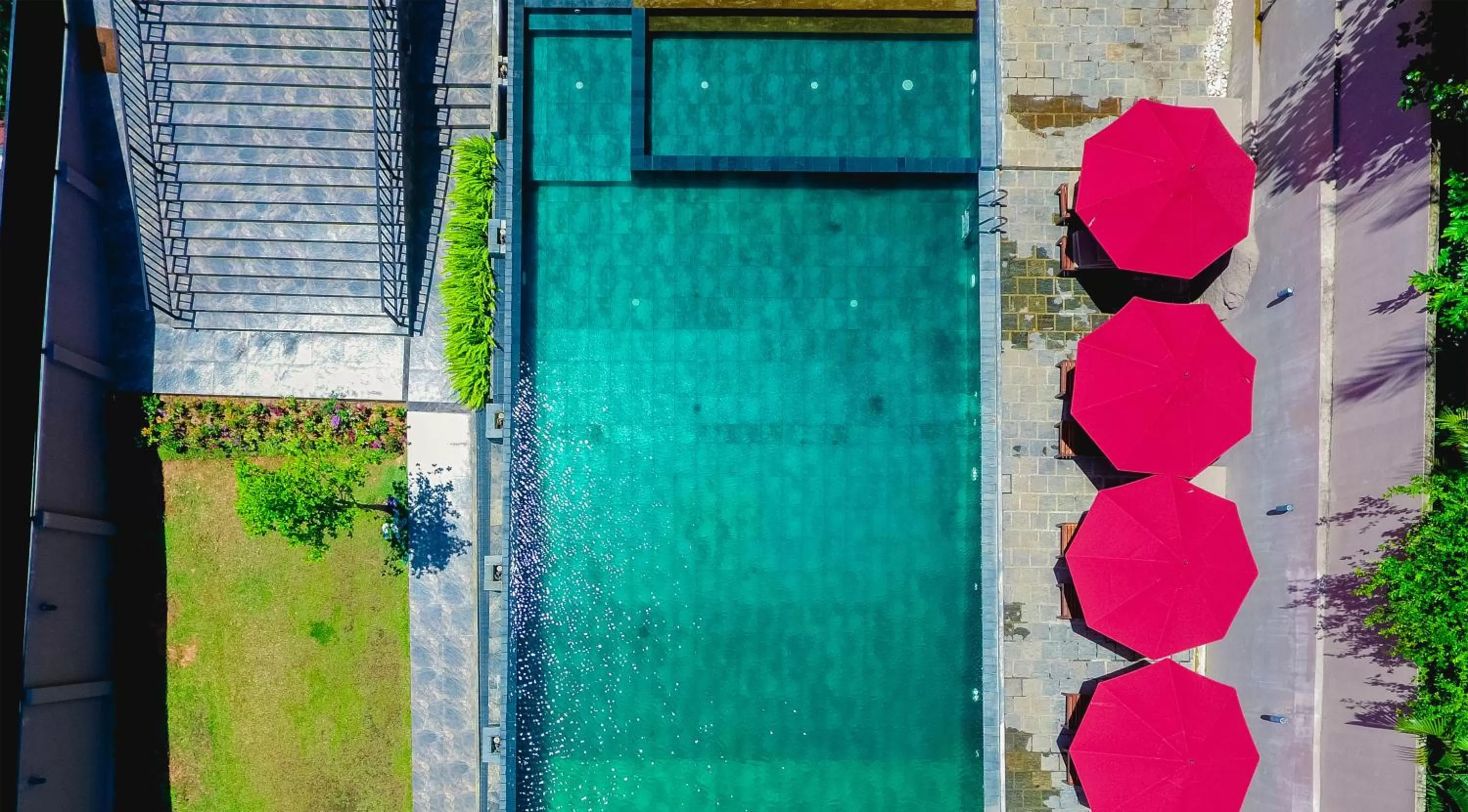 Swimming pool in Ballena Regency