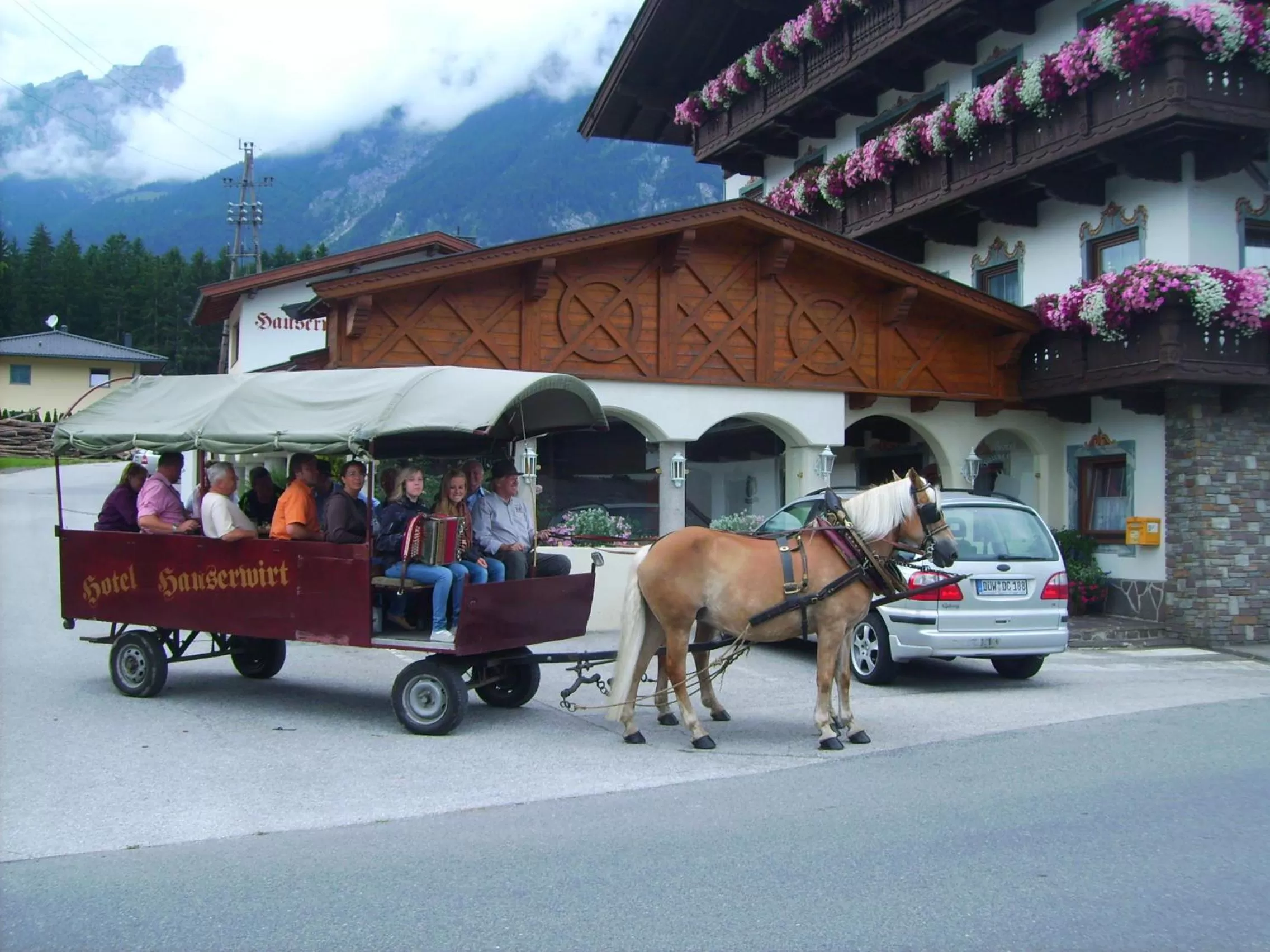 Horse-riding in Hotel Hauserwirt