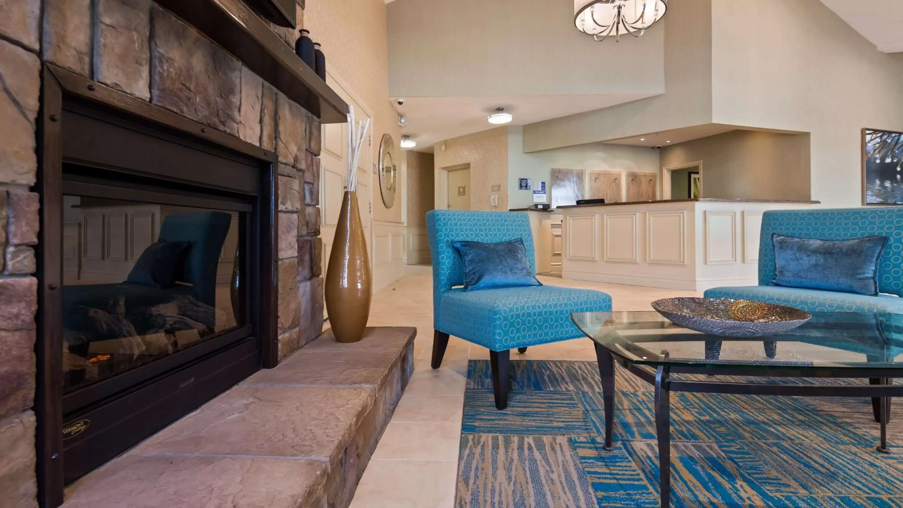 Lobby or reception in Best Western Plus Durham Hotel & Conference Centre