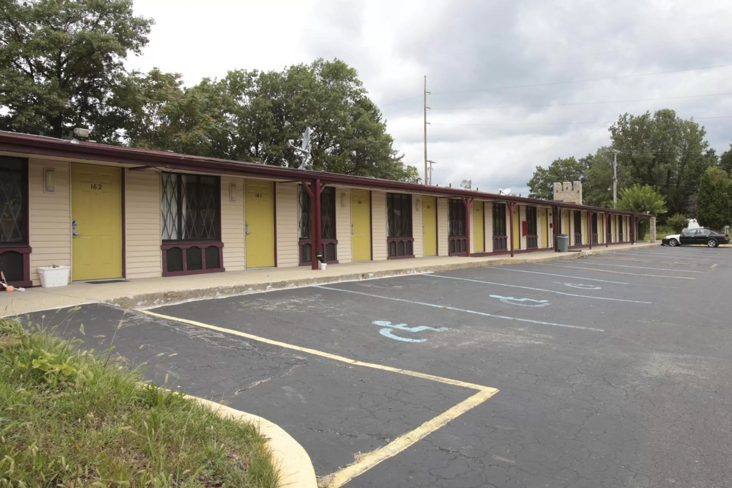 On site in Knights Inn - Battle Creek