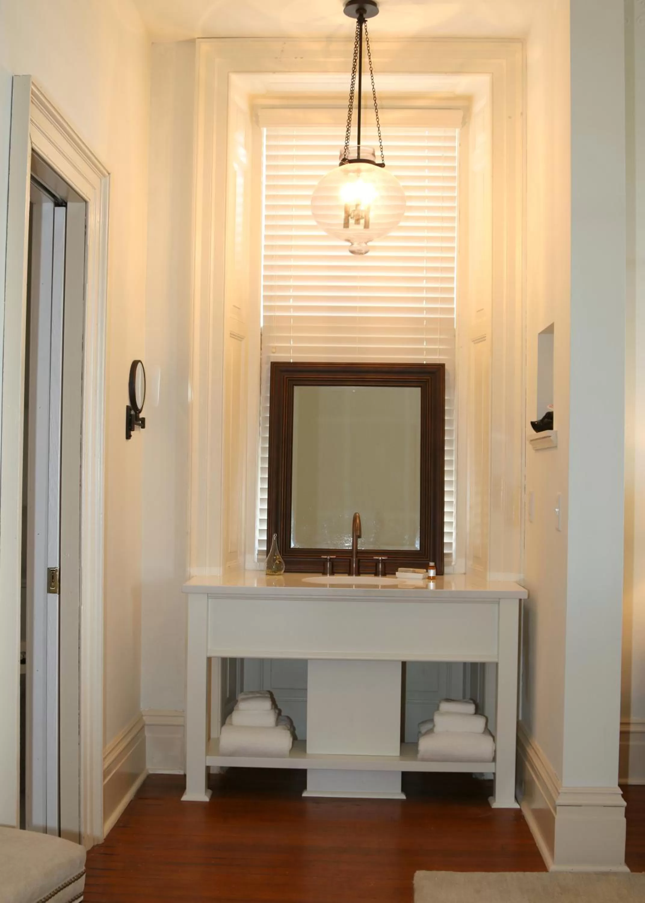 Bathroom in Anchorage 1770