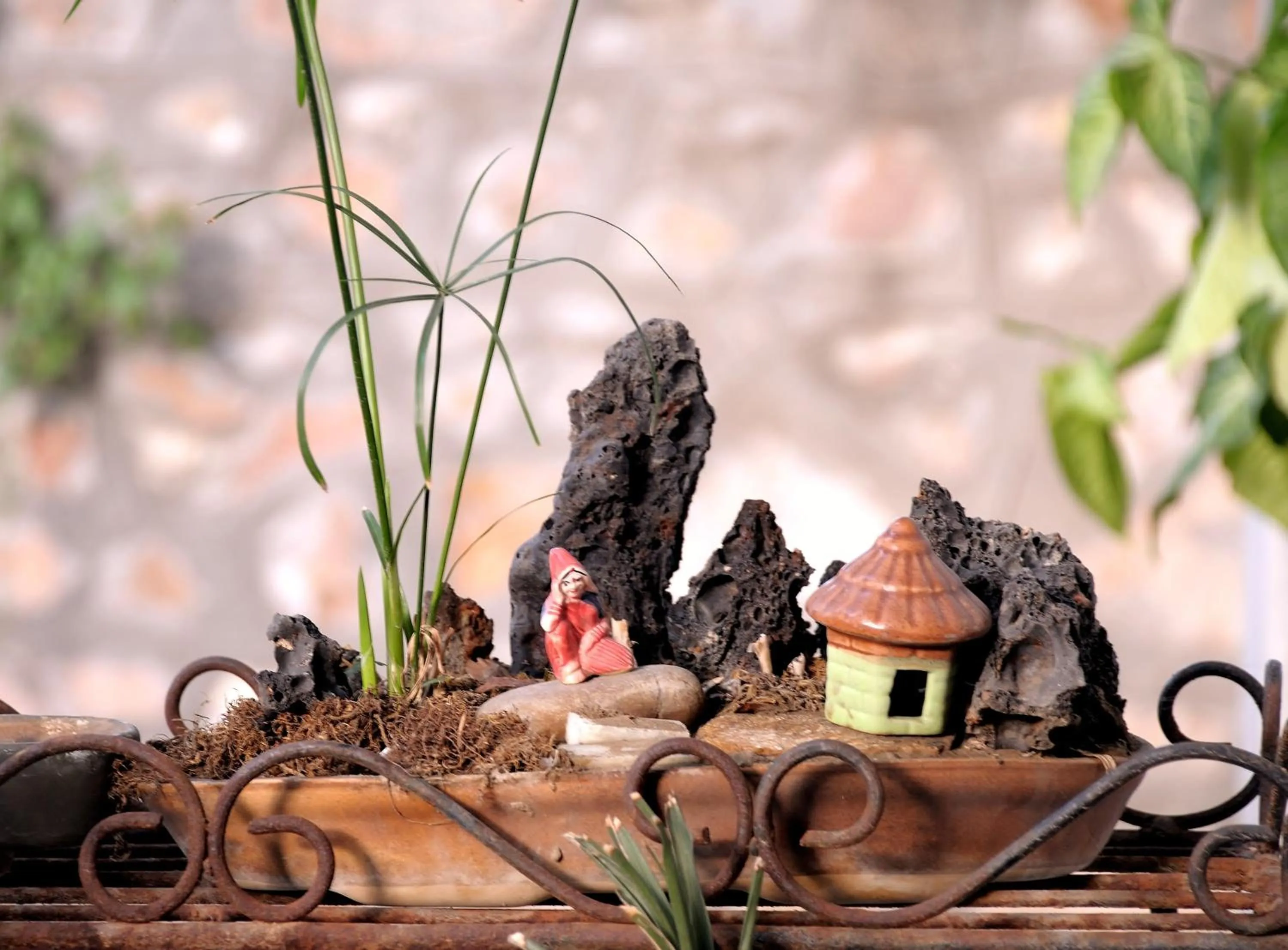 Decorative detail in Tara Niwas