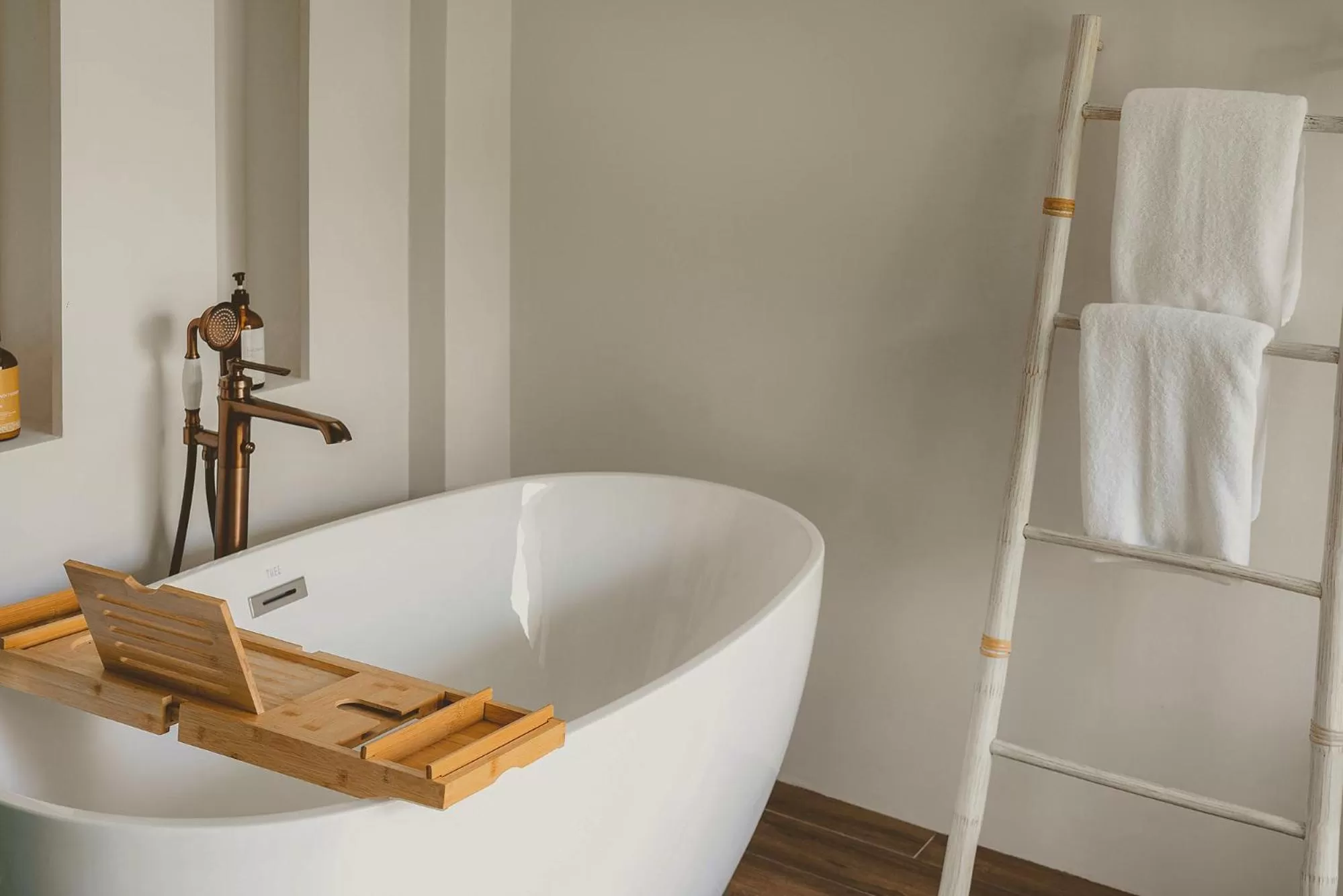 Bath in THEE Vijit Lanna by TH District