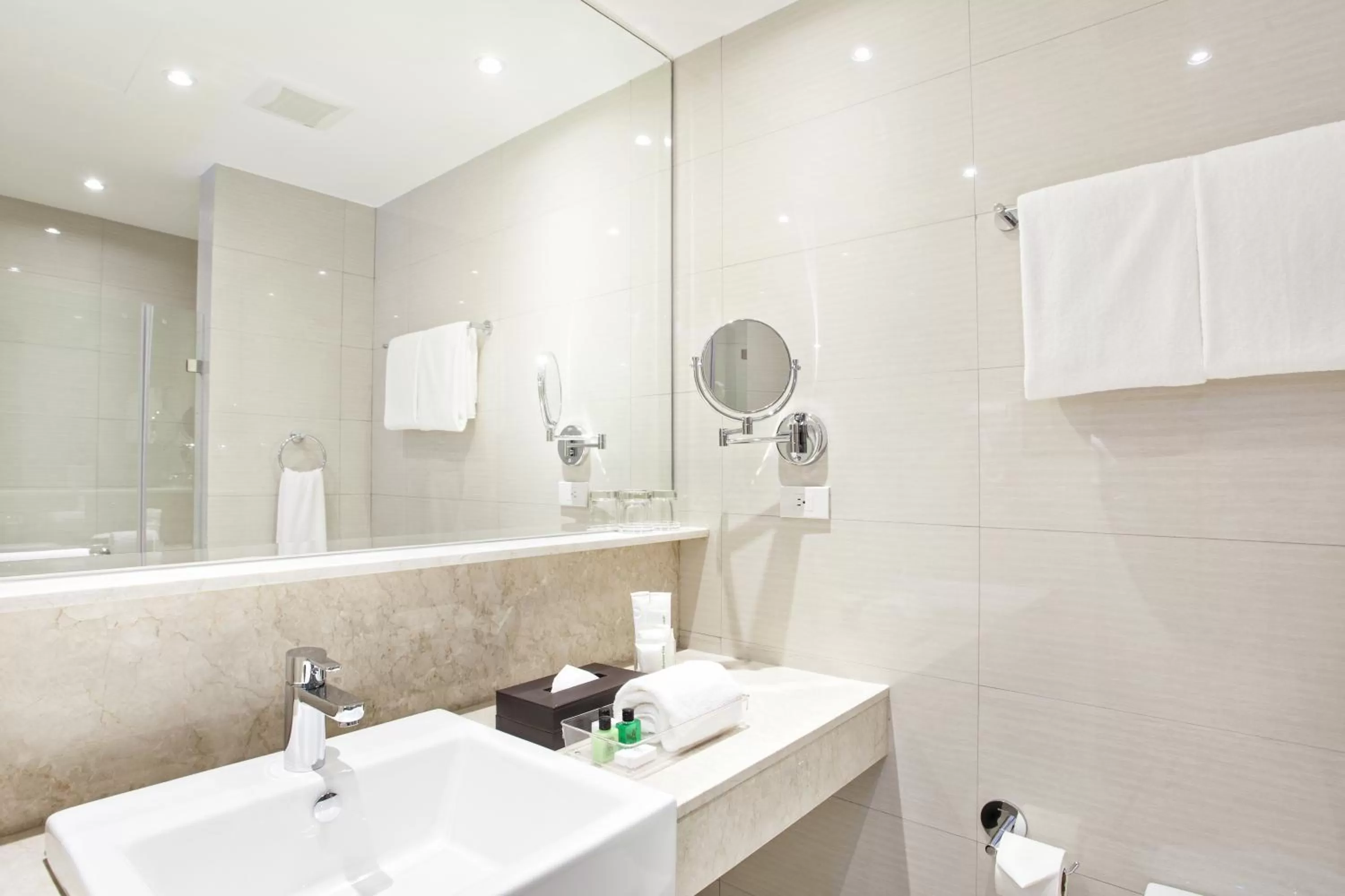 Bathroom in Jinjiang Inn - Ortigas