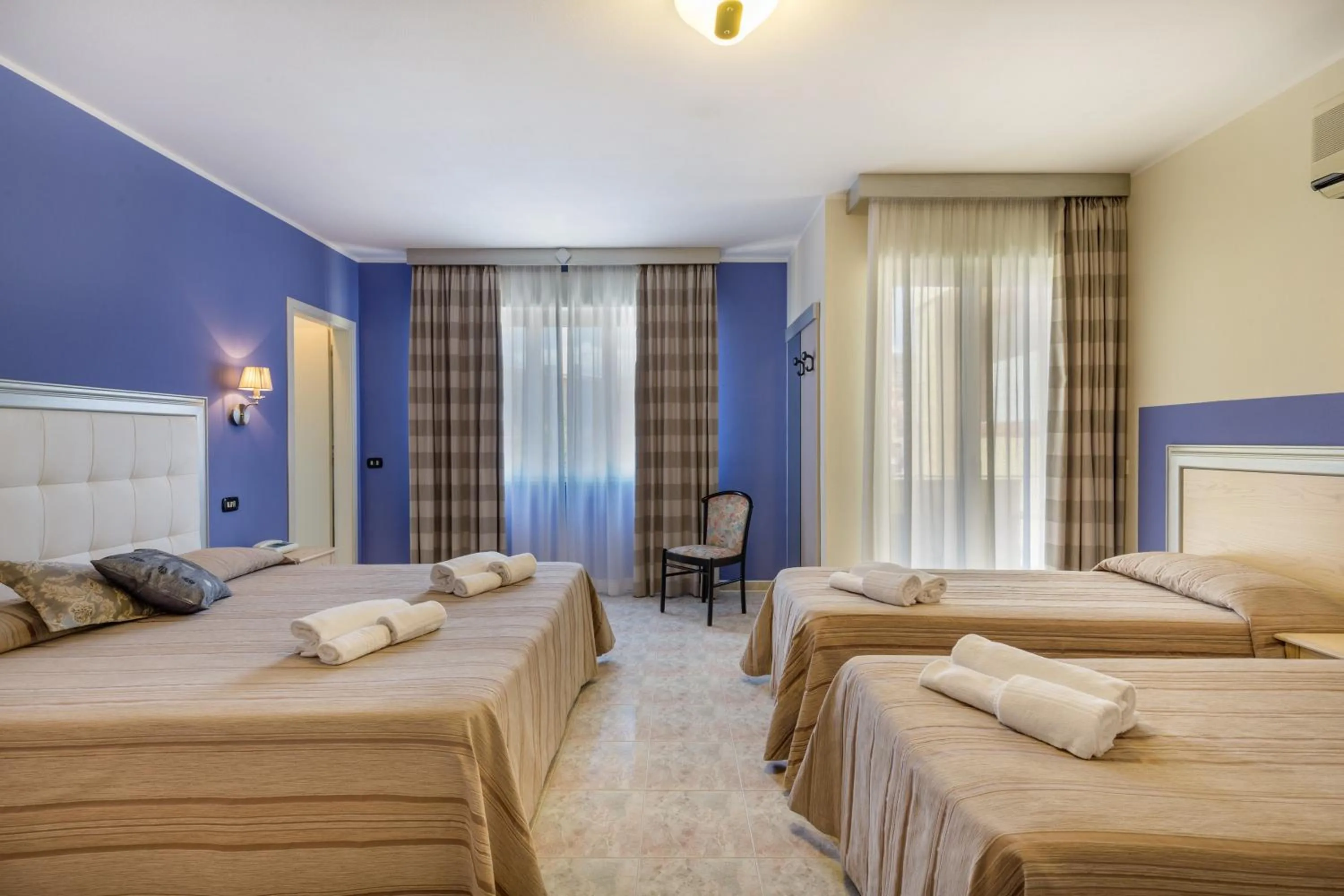 Photo of the whole room, Bed in Hotel Rosa dei Venti