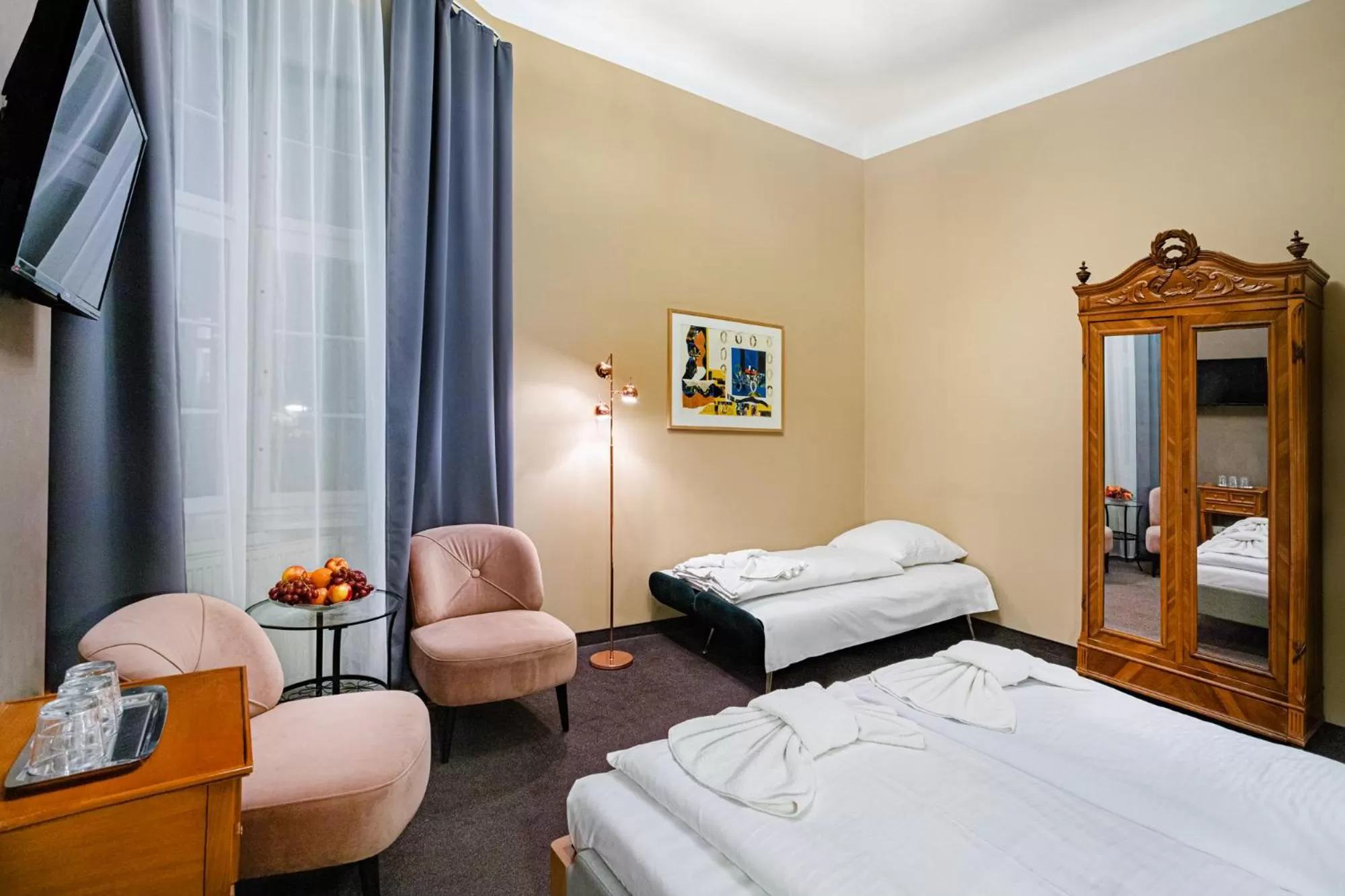 Bed in Hotel BELLEVUE am Kurfürstendamm