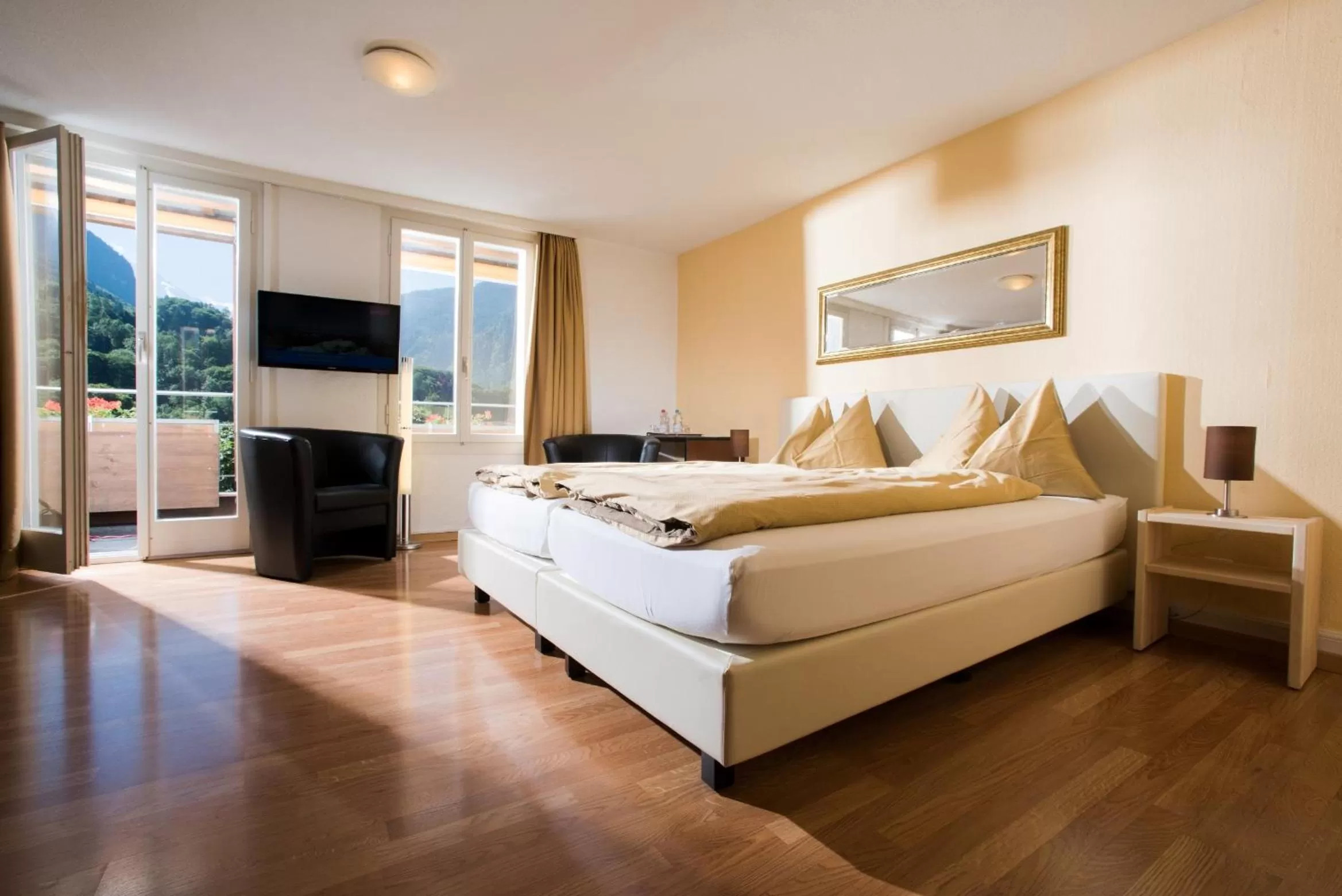 Panorama Twin Room with Jungfrau View in Jungfrau Hotel