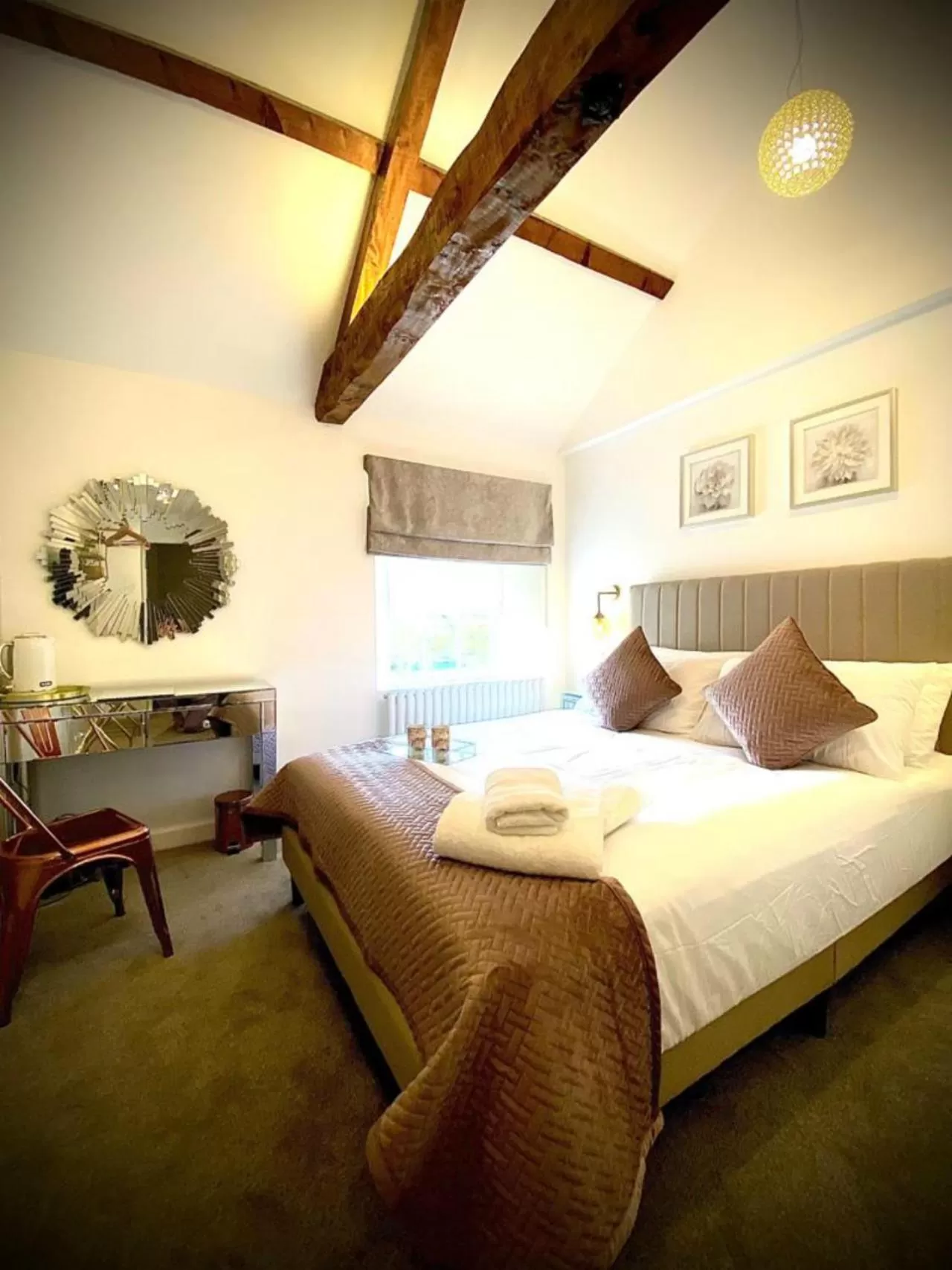 Photo of the whole room, Bed in The Cherry Tree Hotel