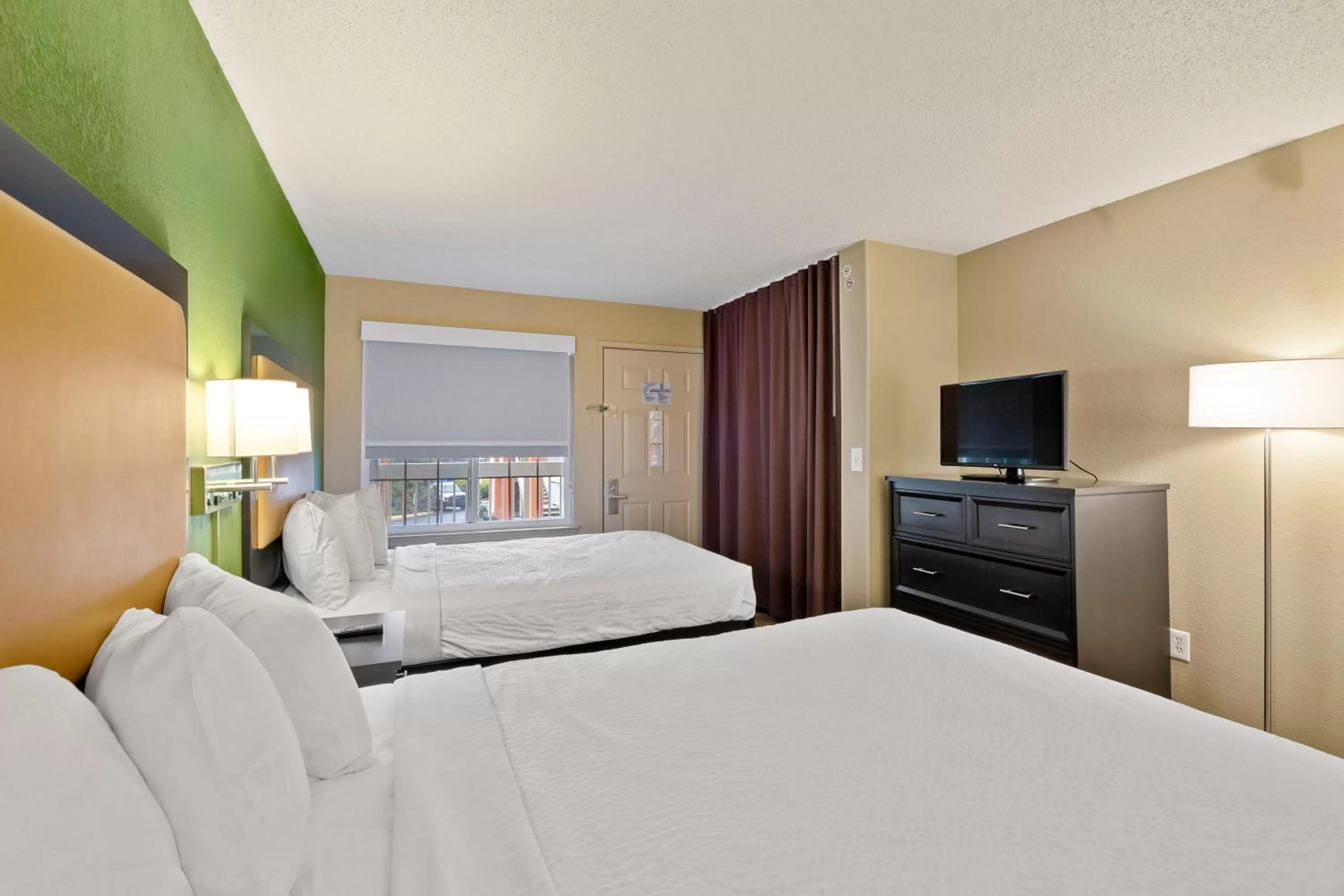 Bed in Extended Stay America Suites - Washington, DC - Falls Church - Merrifield