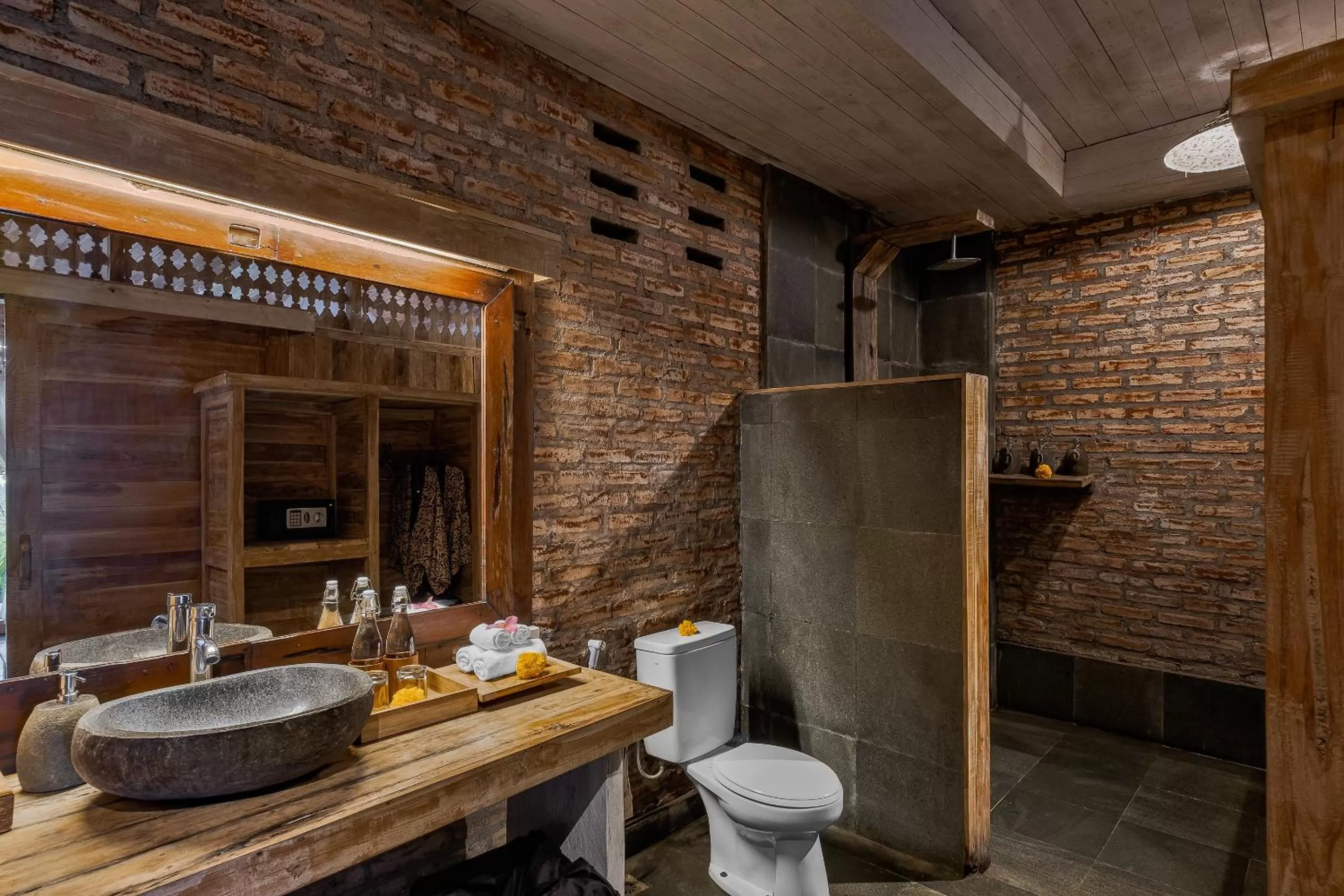 Bathroom in Joglo Organik Guesthouse