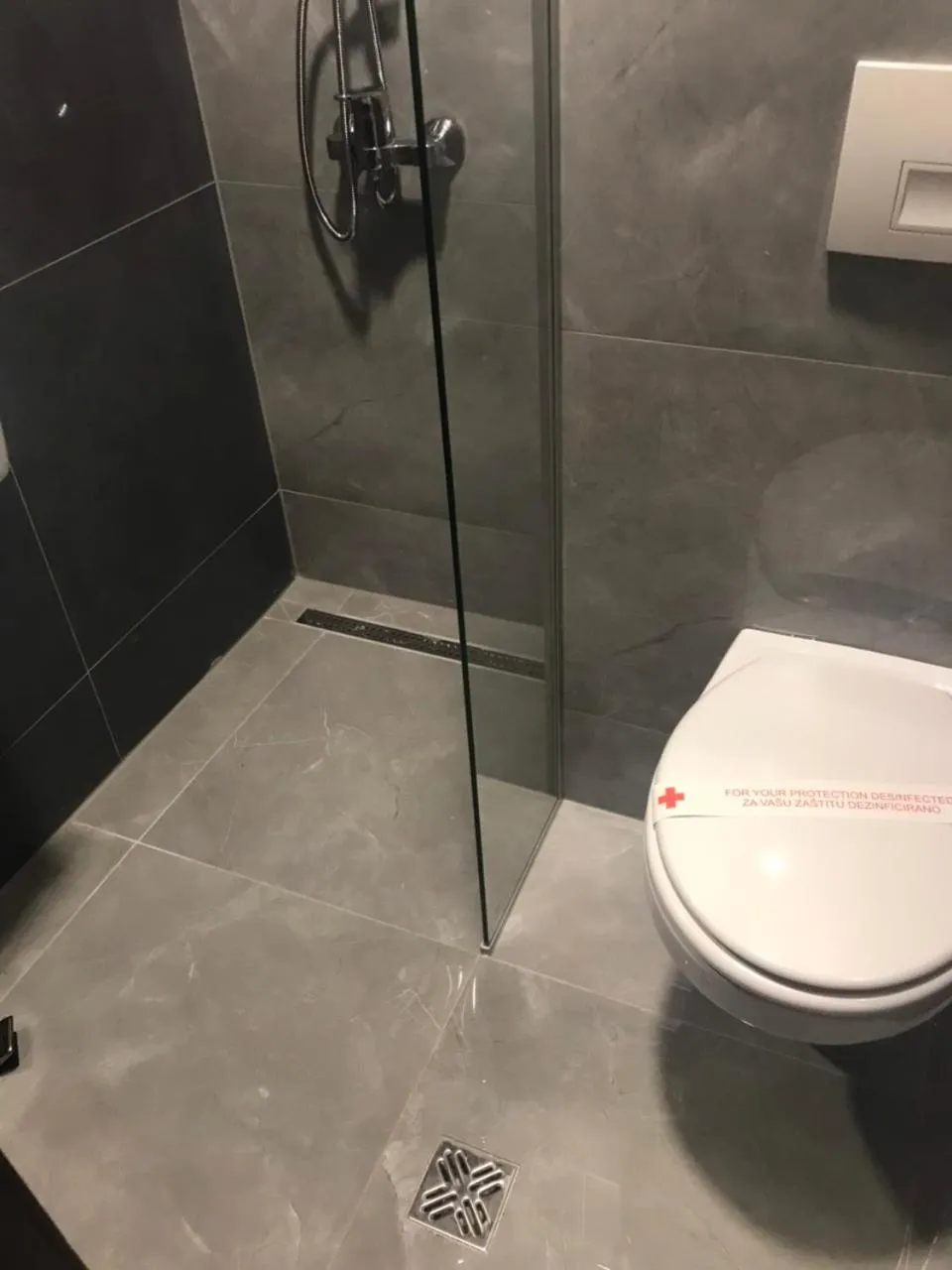 Shower in Hotel Grand