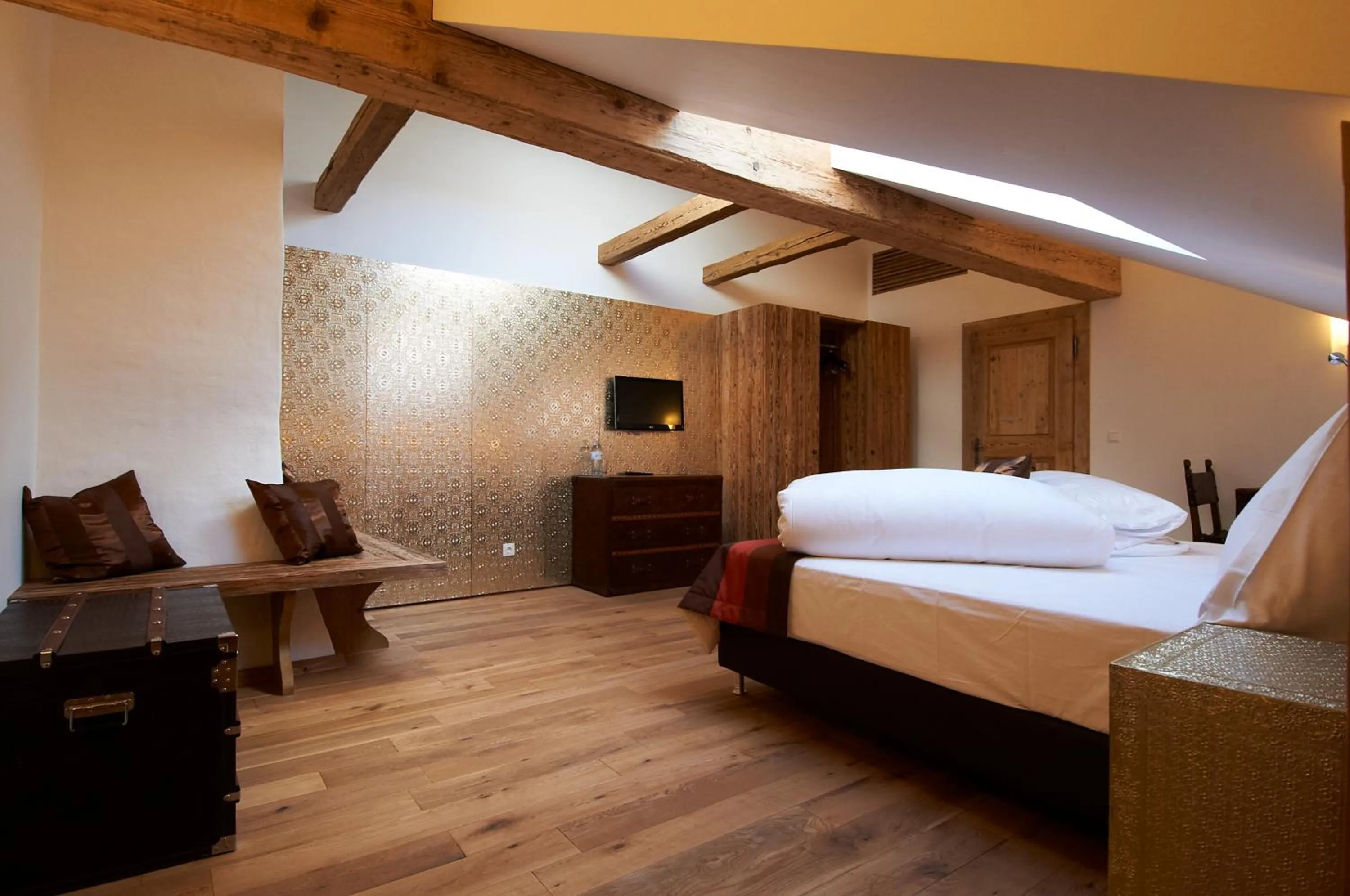 Seating area, Bed in Hotel Landhaus Moserhof