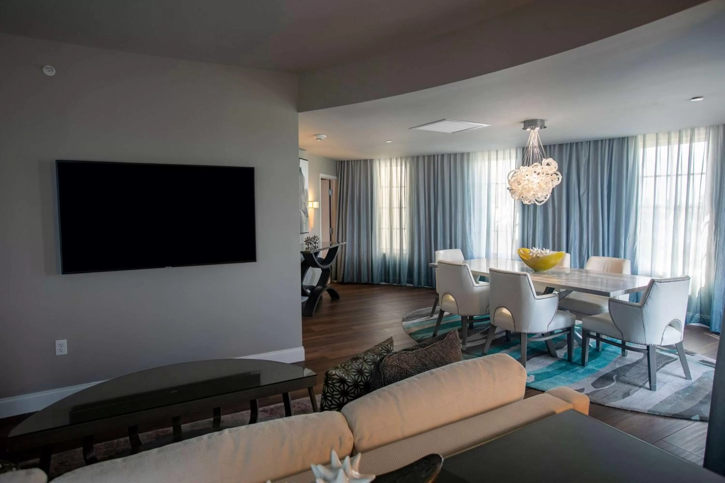 Photo of the whole room in Wyndham Grand Jupiter at Harbourside Place