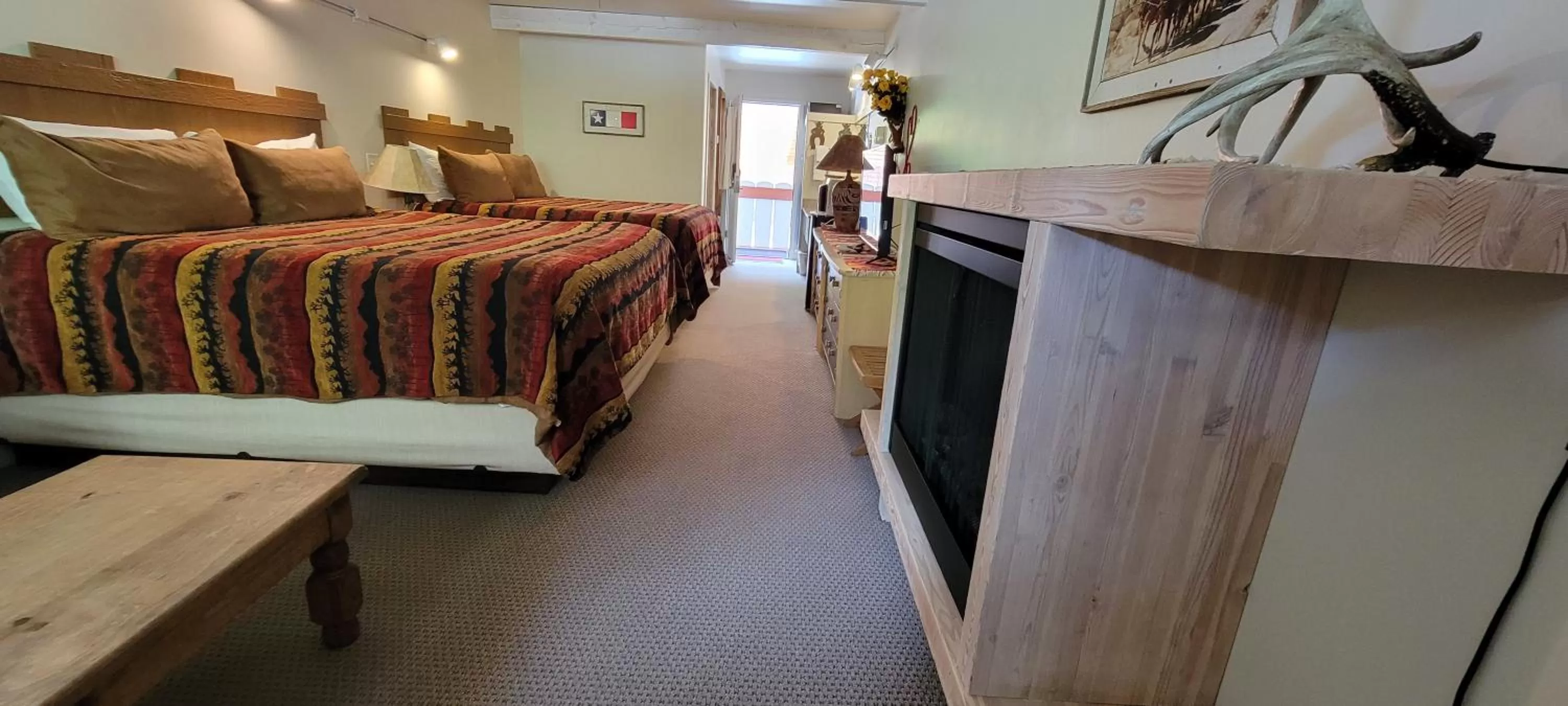 Bedroom, Bed in Hot Springs Inn