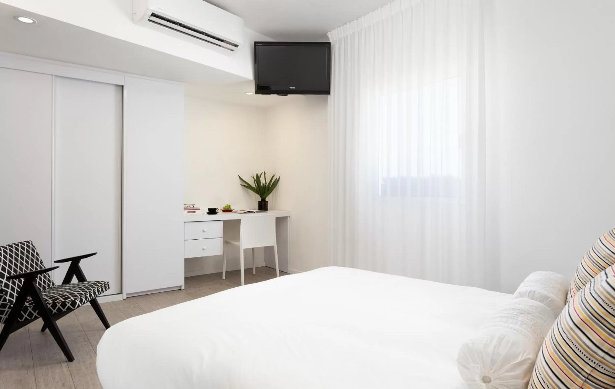 Bed in Sea Executive Suites