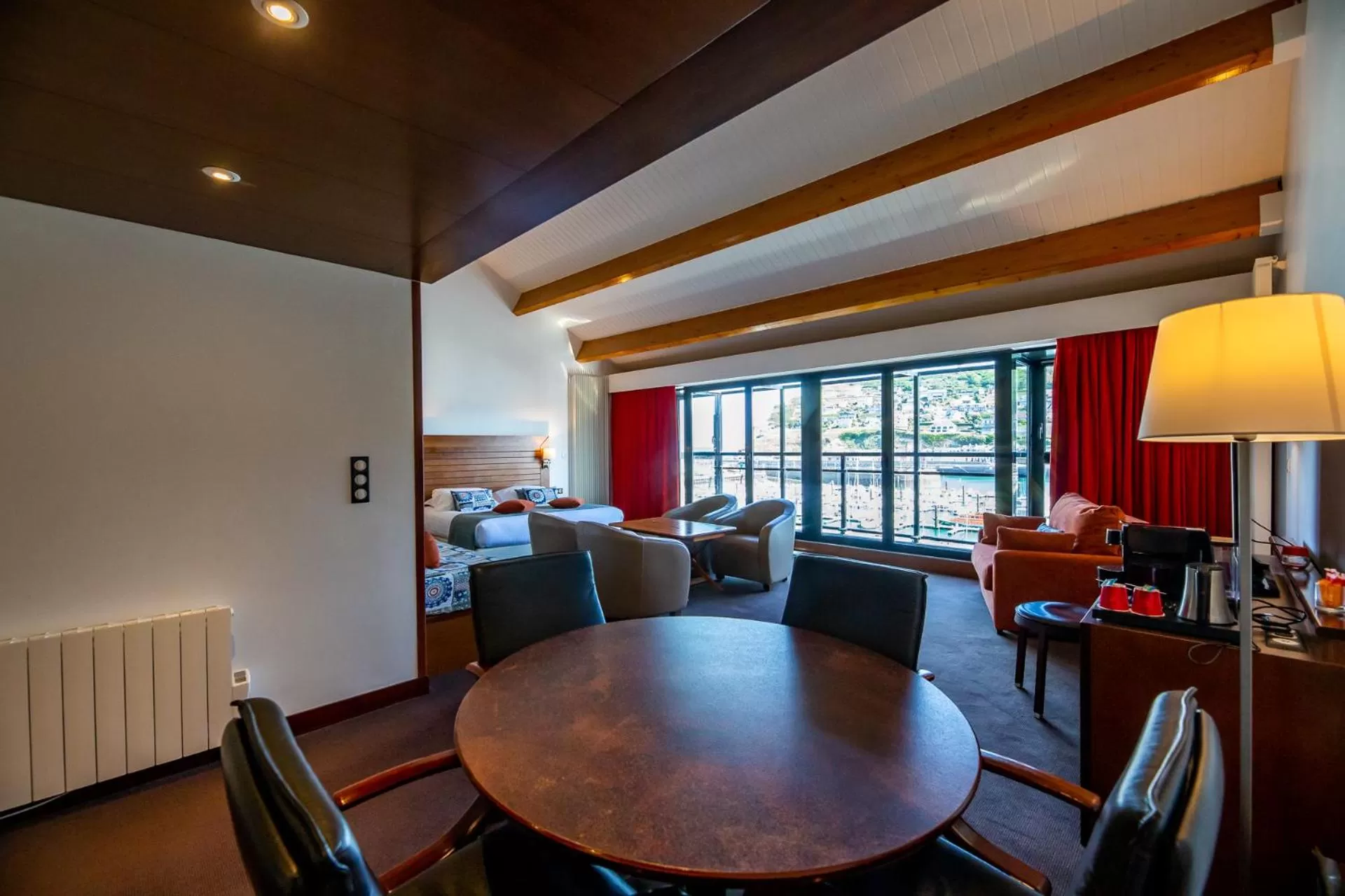 Deluxe Suite with Sea View in Hotel Le Grand Pavois