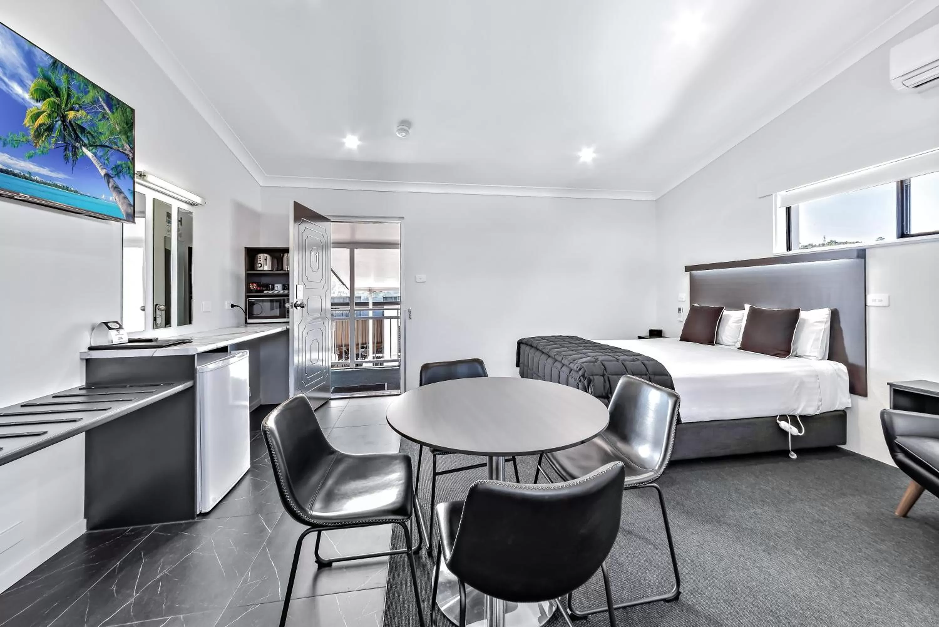 Bed in Apple & Grape Motel