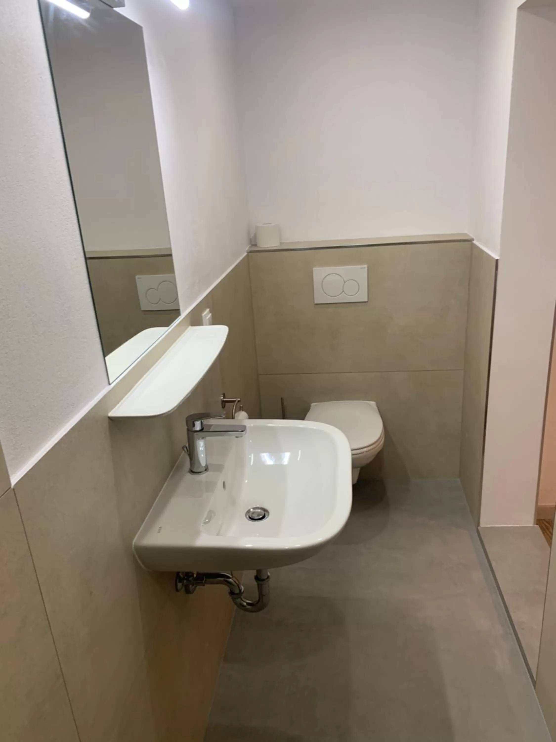 Bathroom in Hotel am Bahnhof