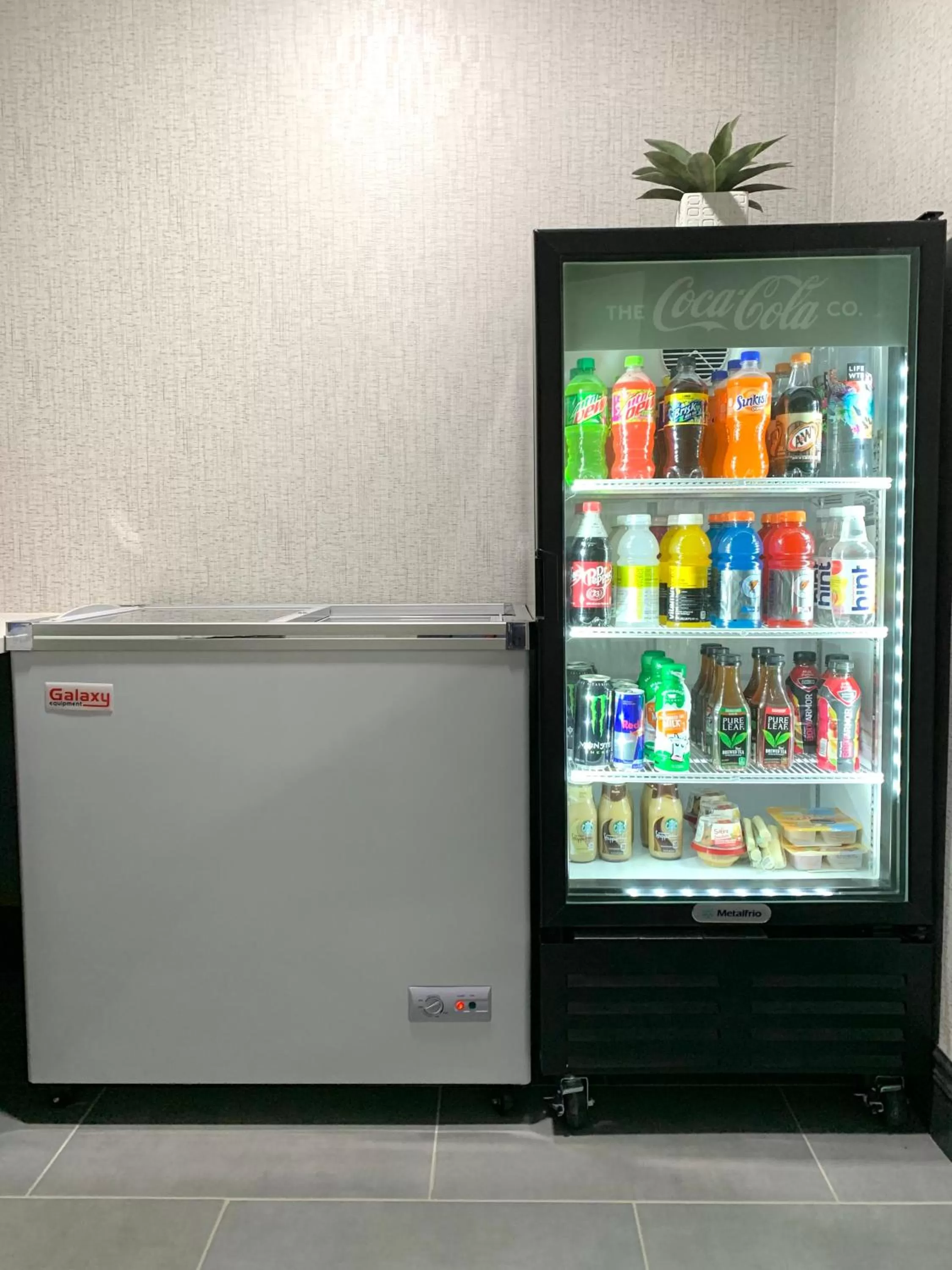 On-site shops in Best Western Oswego Hotel