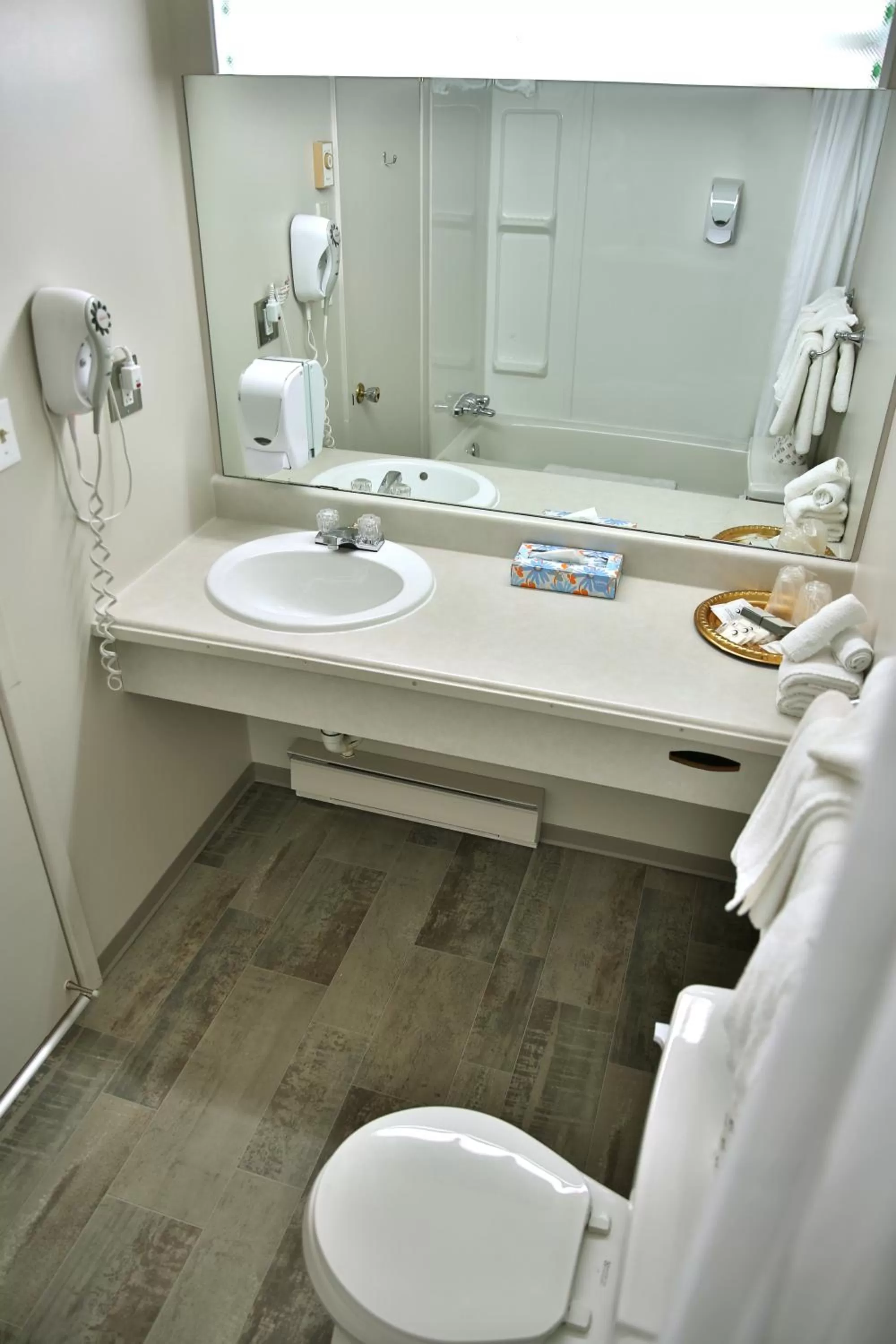 Bathroom in Motel Castille