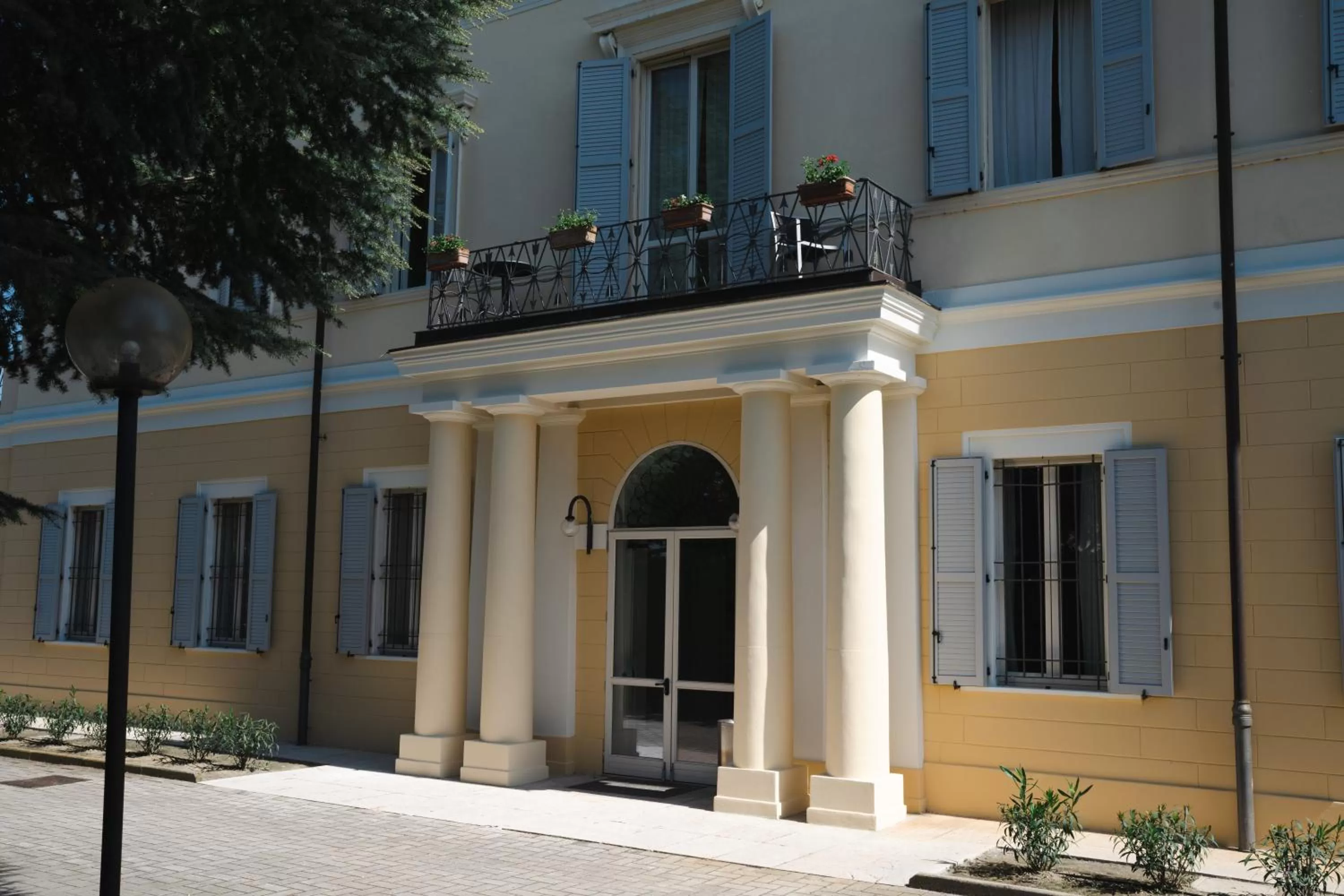 Property building in Rechigi Park Hotel