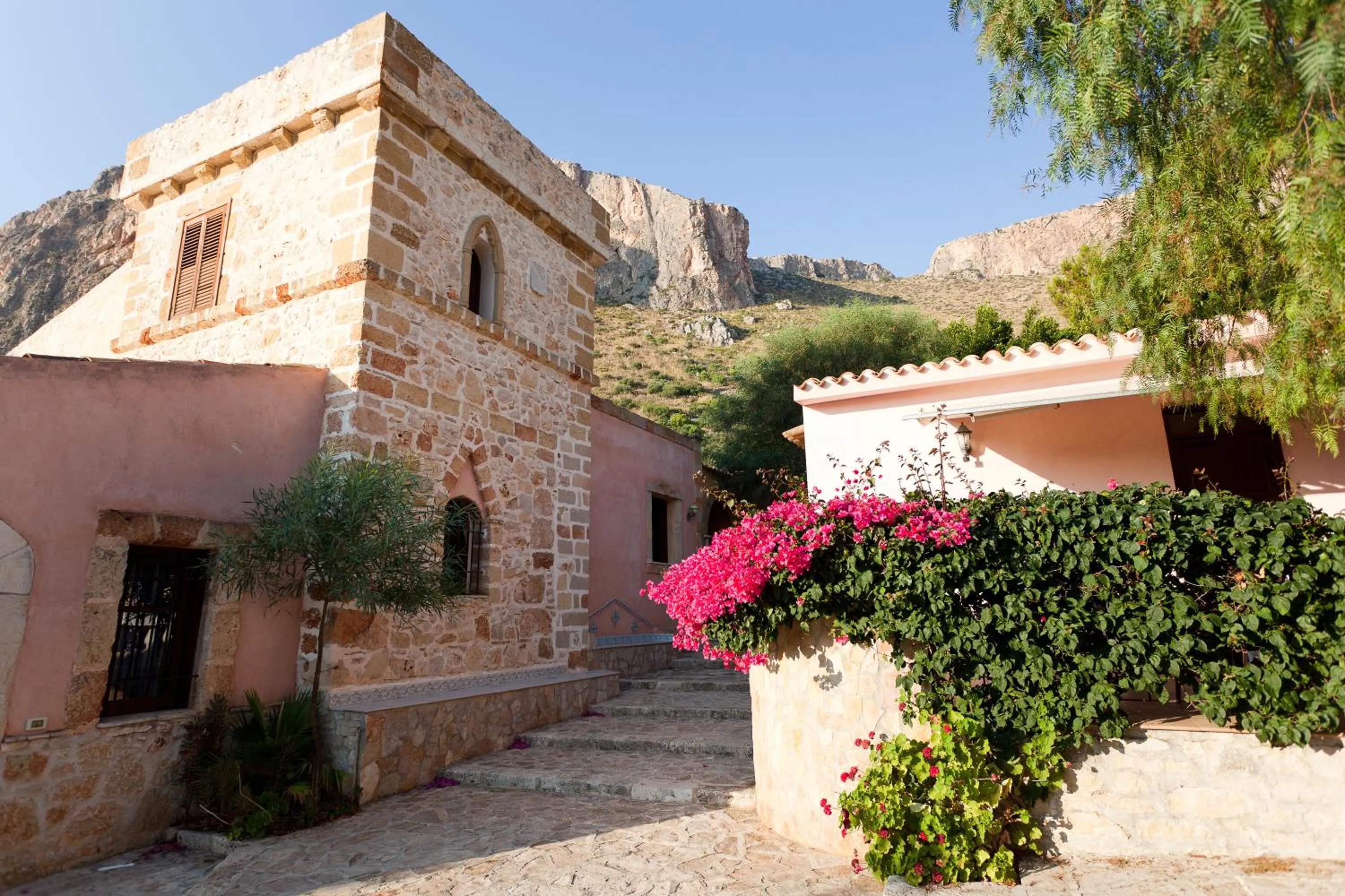 Property building in Cala Dell'Arena