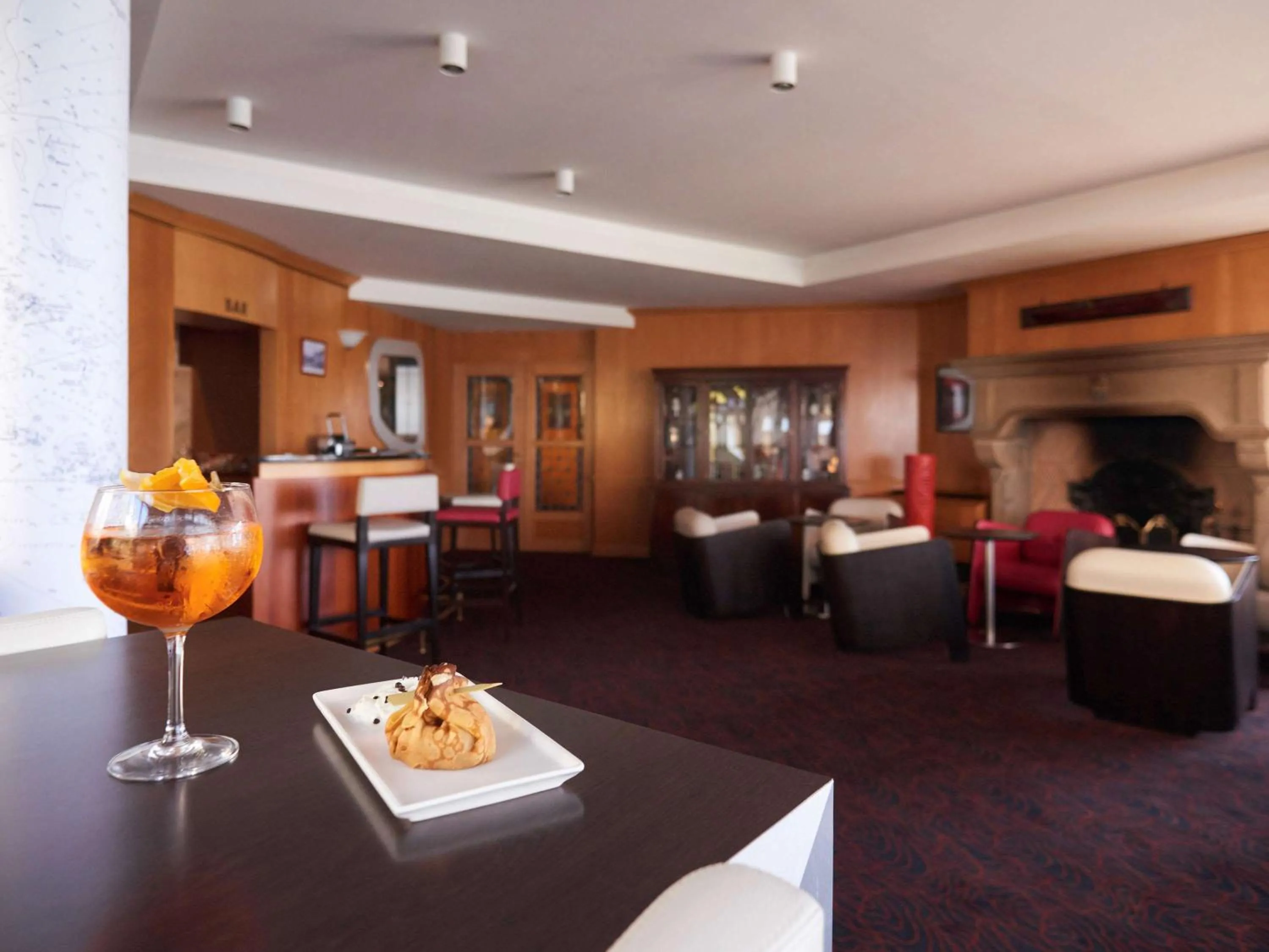 Restaurant/places to eat in Mercure Granville Le Grand Large