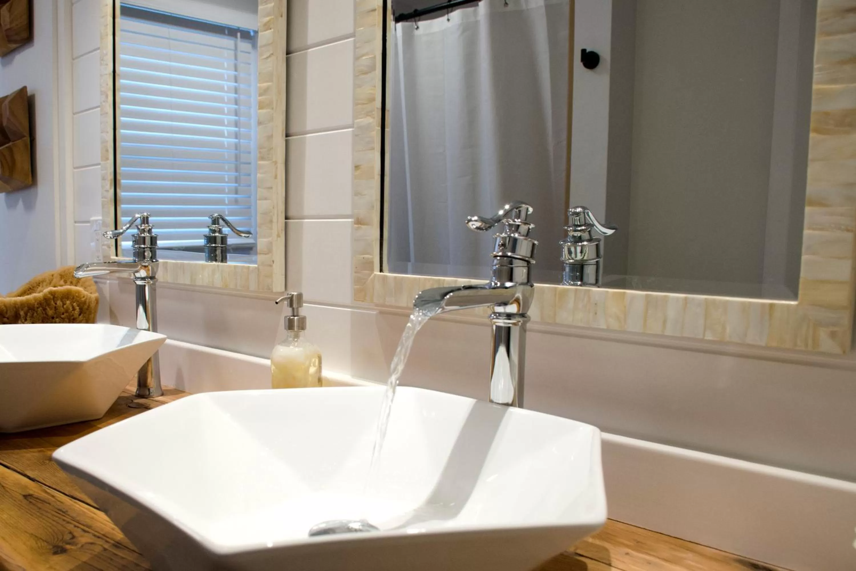 Bathroom in ViewPoint Hotel