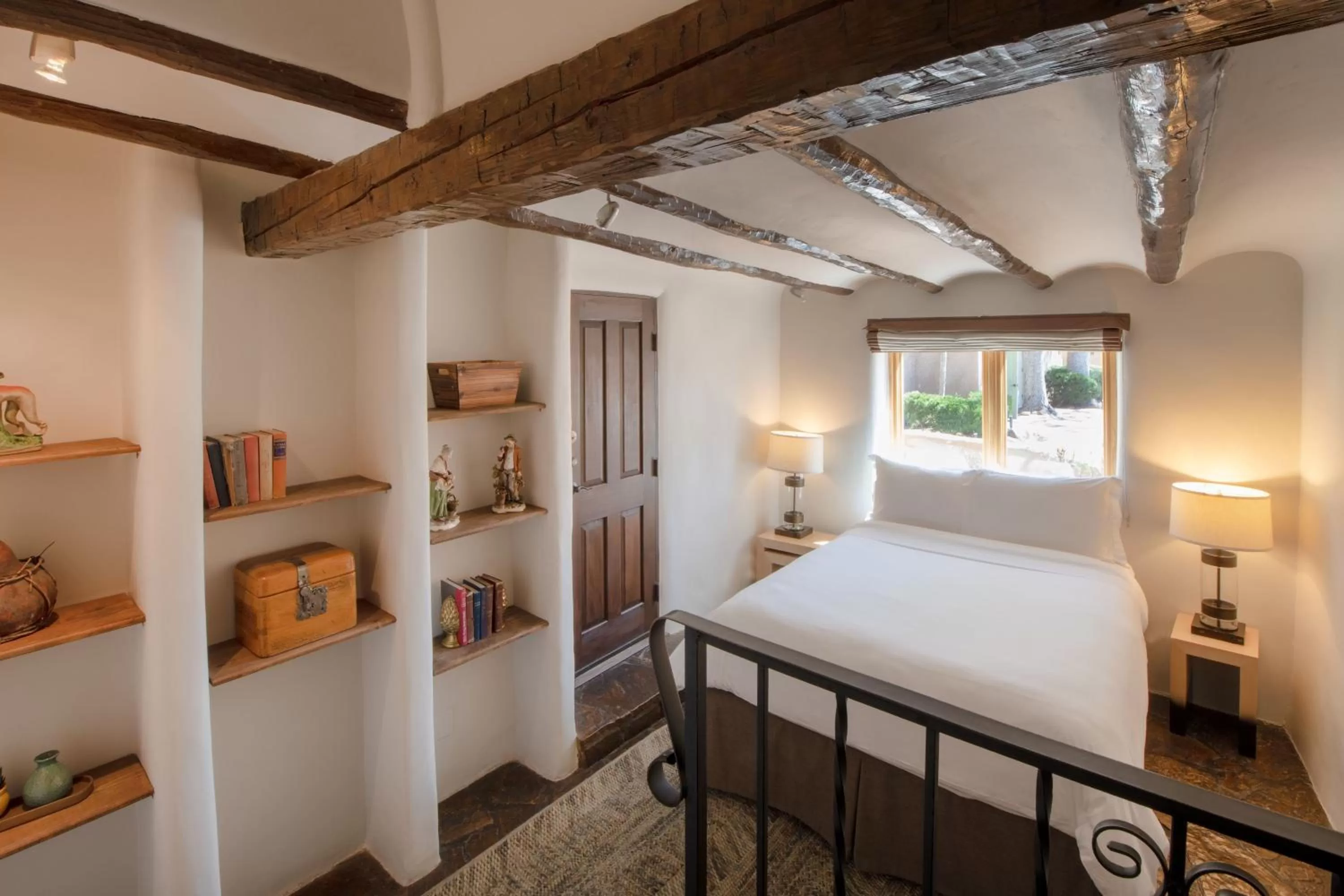 Bedroom, Bed in La Posada De Santa Fe, a Tribute Portfolio Resort & Spa