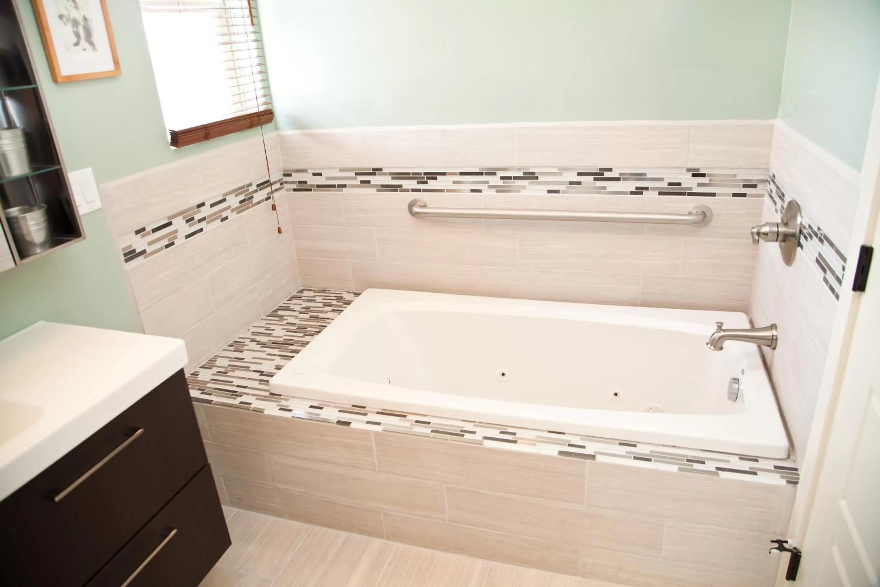 Bathroom in The Flagstone Boutique Inn & Suites