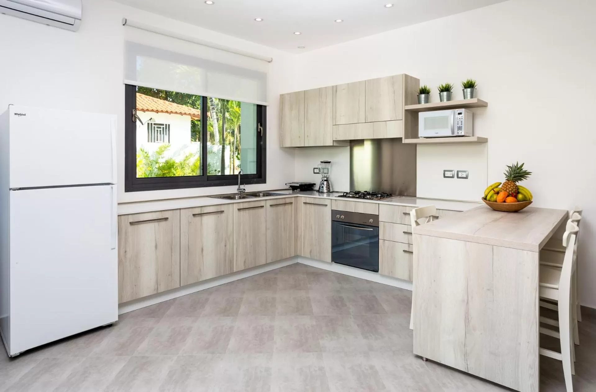 Kitchen or kitchenette, Kitchen/Kitchenette in Louisa Aparthotel