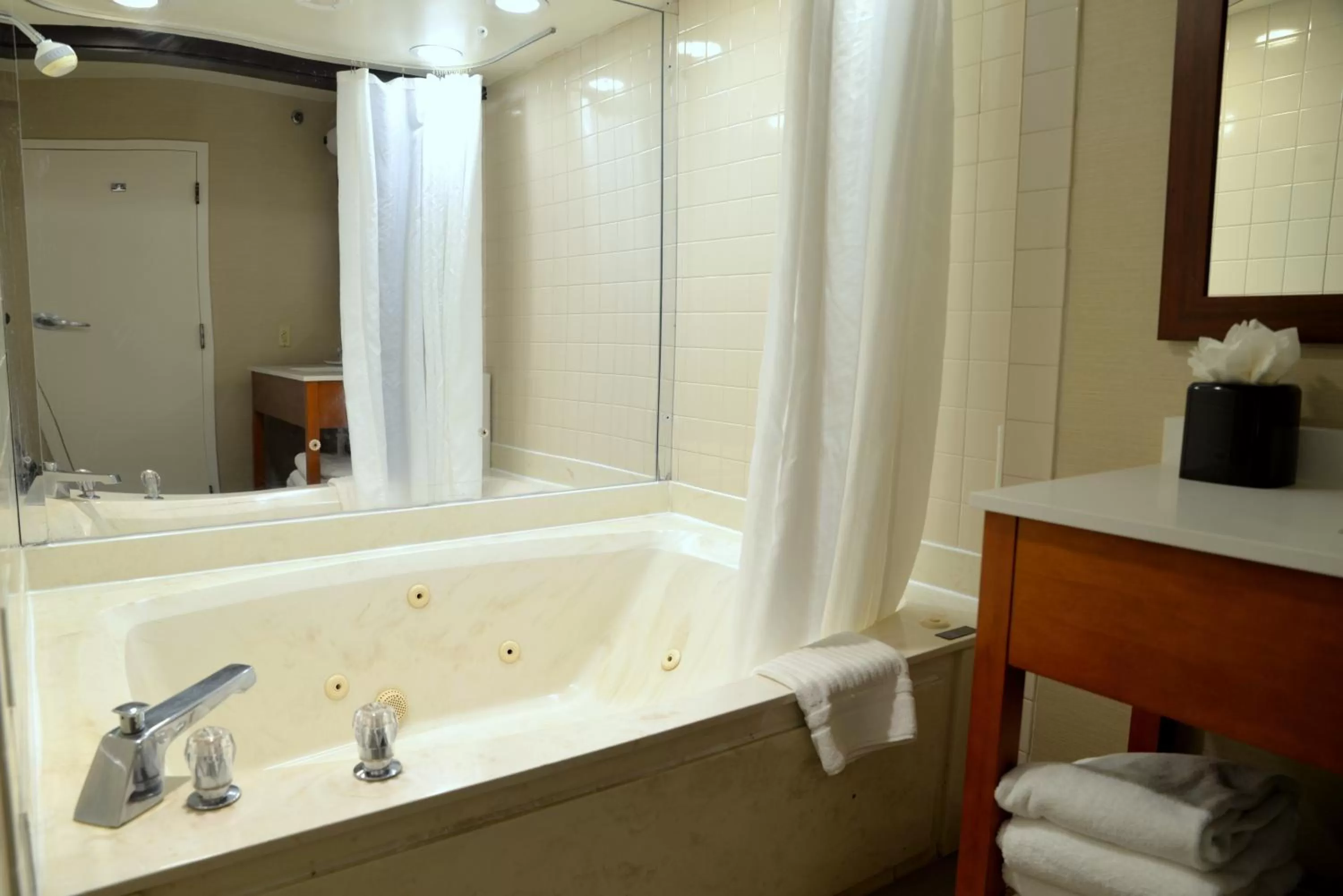 Bath in Comfort Inn University Durham - Chapel Hill