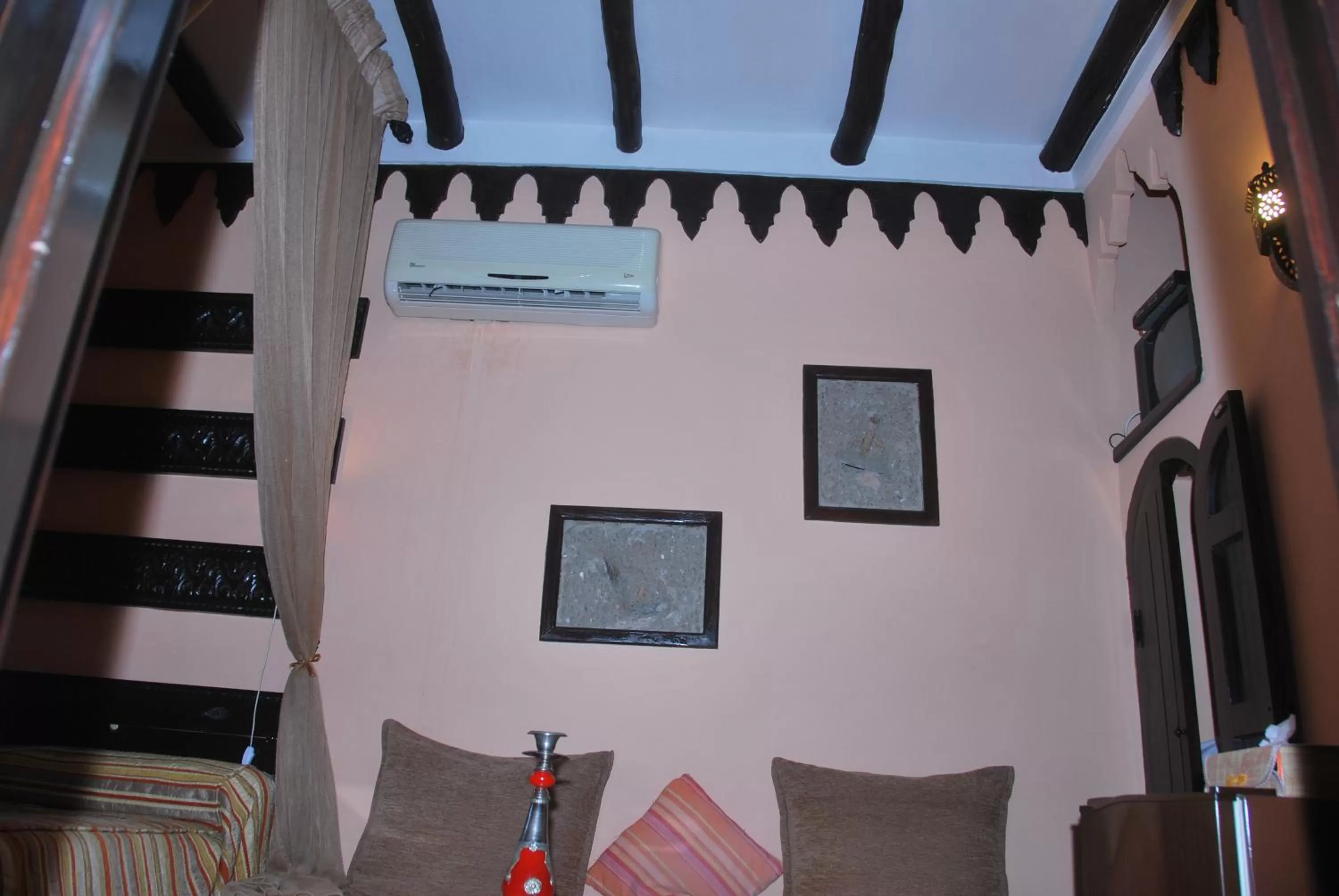 Decorative detail in Dar Zman