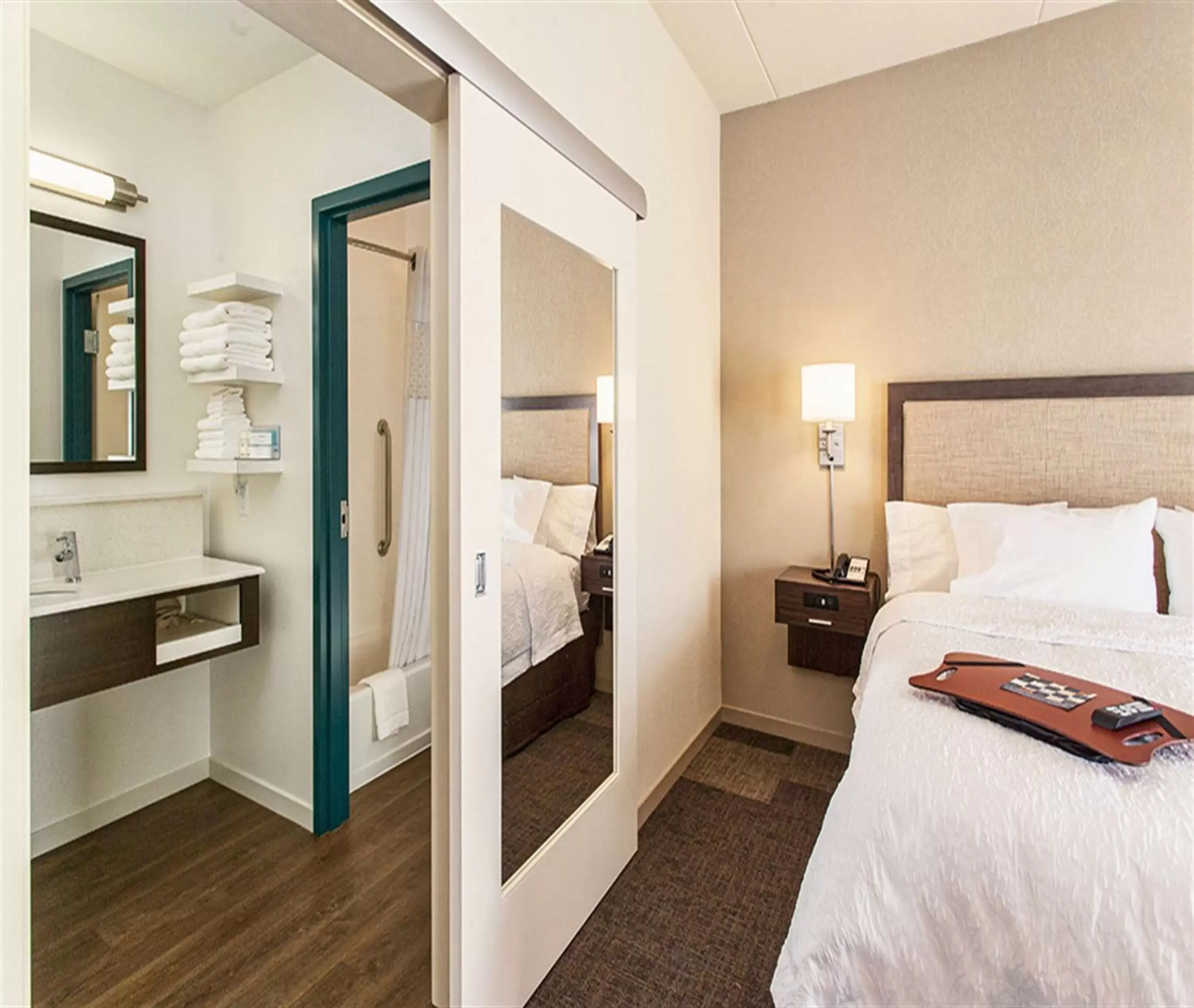 King Studio Suite - single occupancy - Non Smoking in Hampton Inn Hibbing King Studio Suite - single occupancy - Non Smoking in Hampton Inn Hibbing