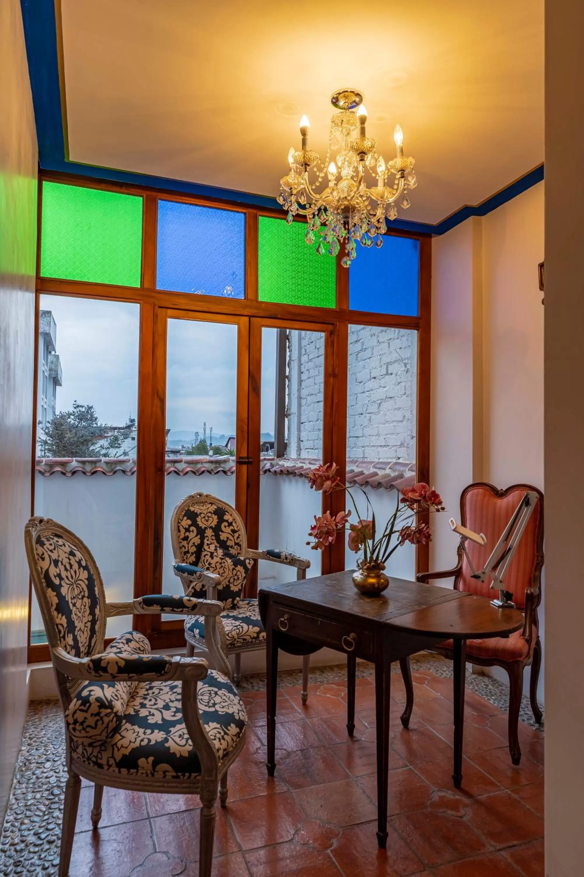 Living room in Hotel Azul de la Plaza by Chat Noir