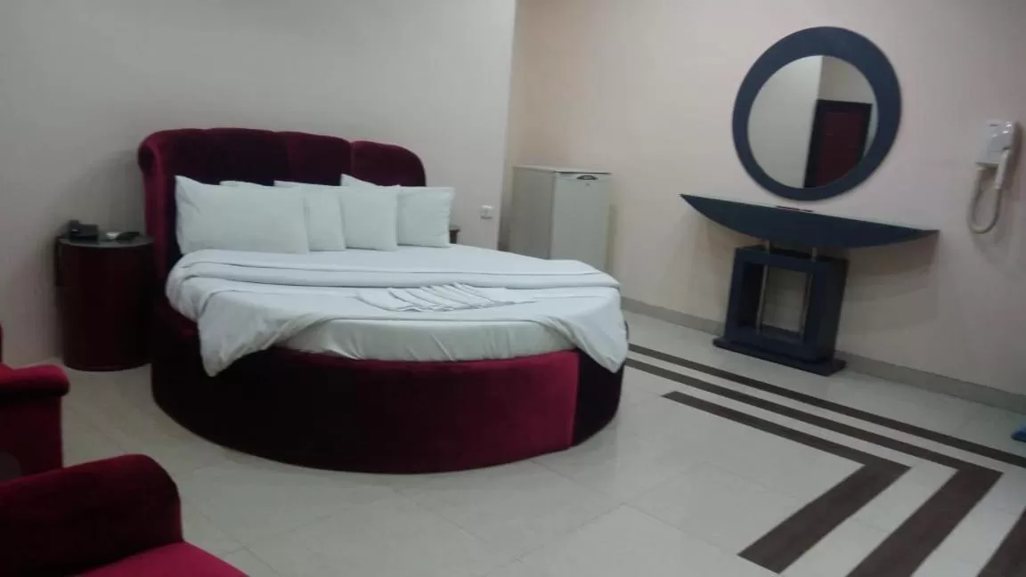 Bed in Hotel Grace inn