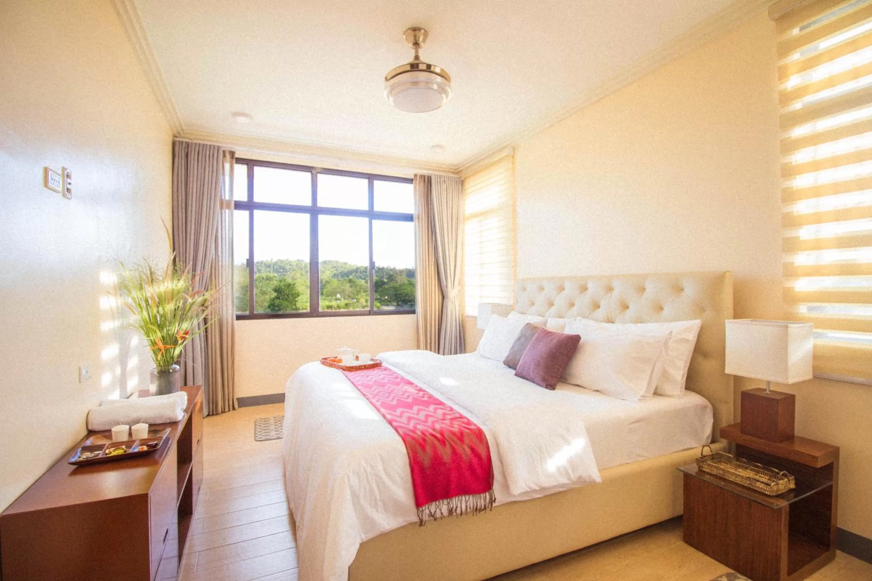 Bed in Bella Villa Coron